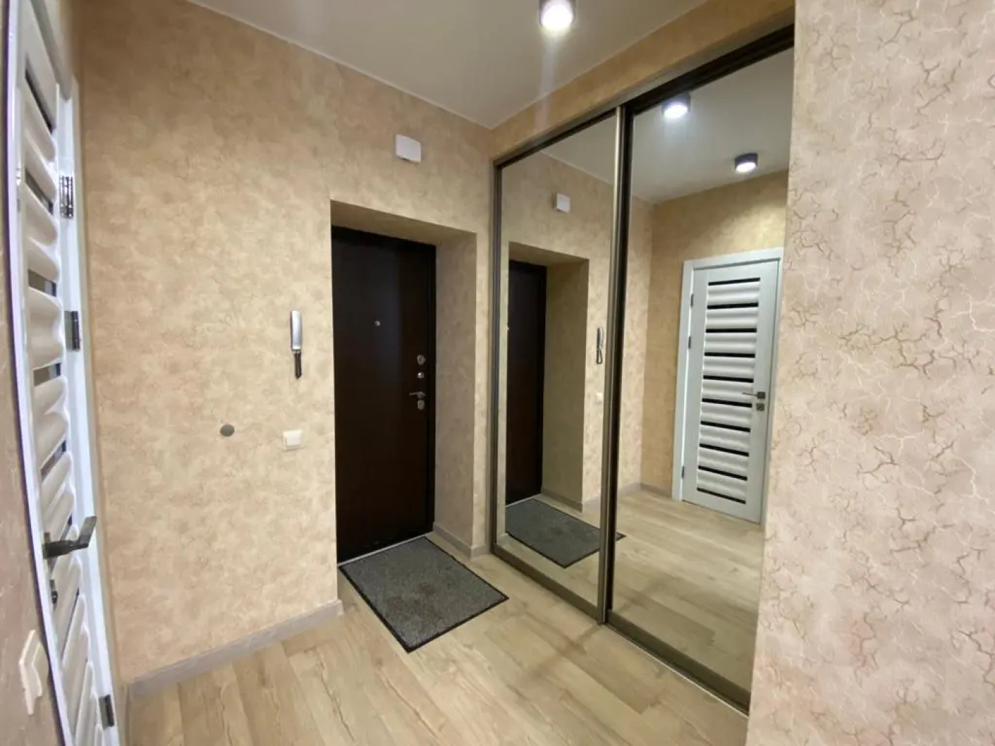 Апартаменты на Полина Осипенко 21 (2)