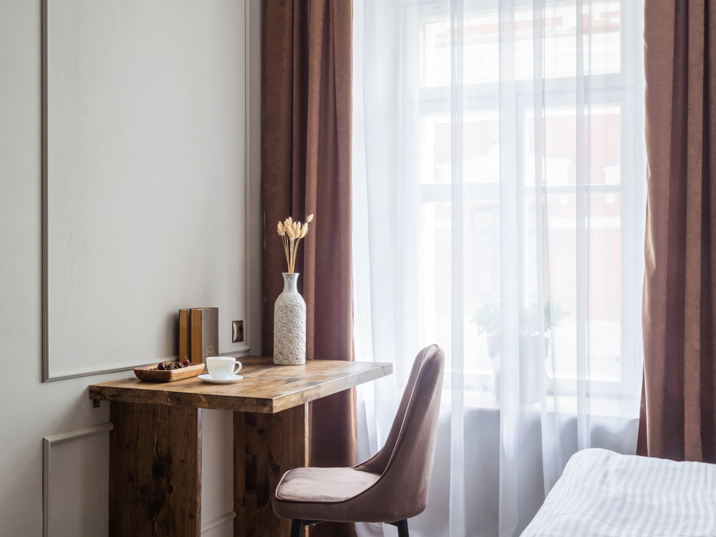 Отель Тихонов