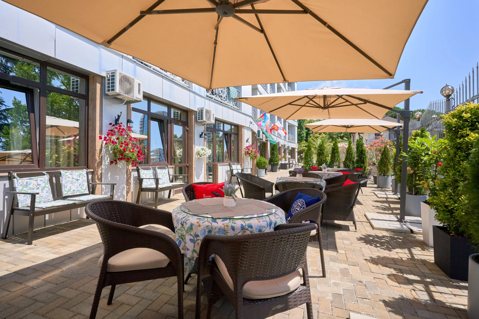 Отель Амбассадор