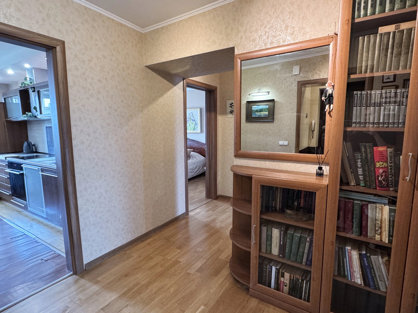 Квартира Трехкомнатная на 9 Апреля