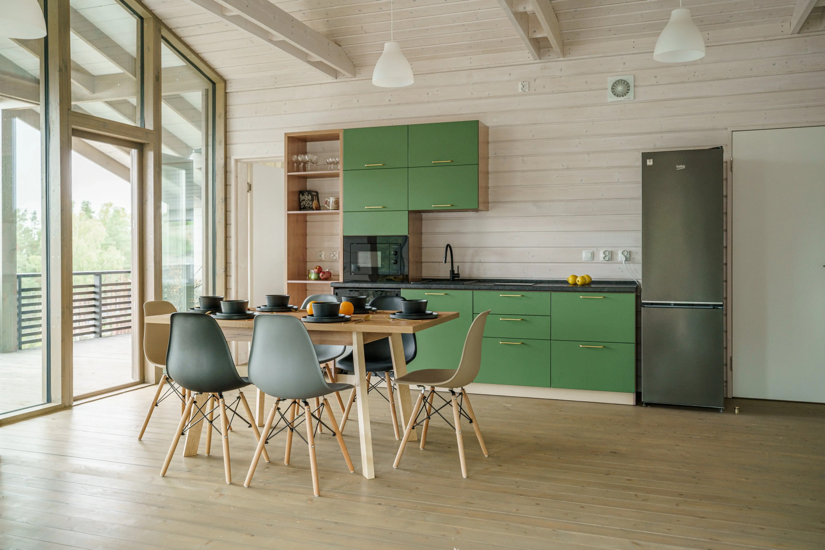 Частный дом коттедж семейный три тома  у Финского залива