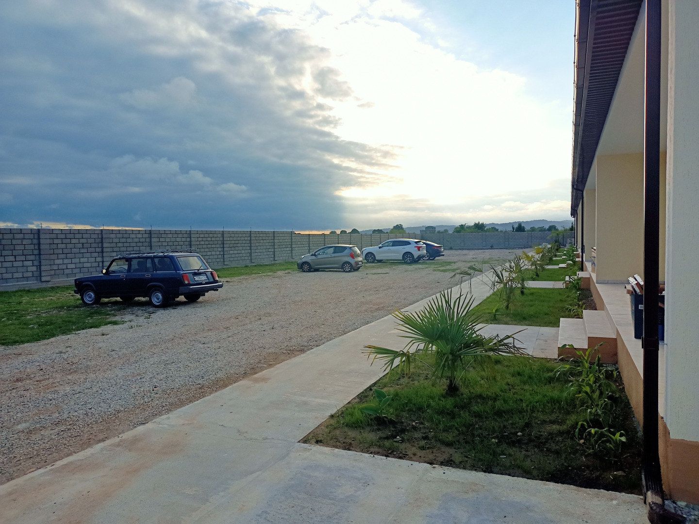 Курортный отель Sun Village