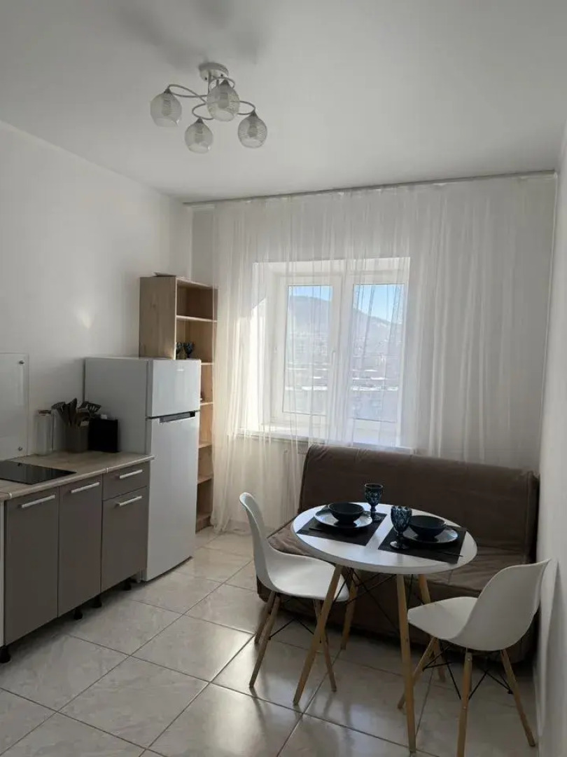 Квартира c нoвым coвременным peмoнтoм и новой техникoй