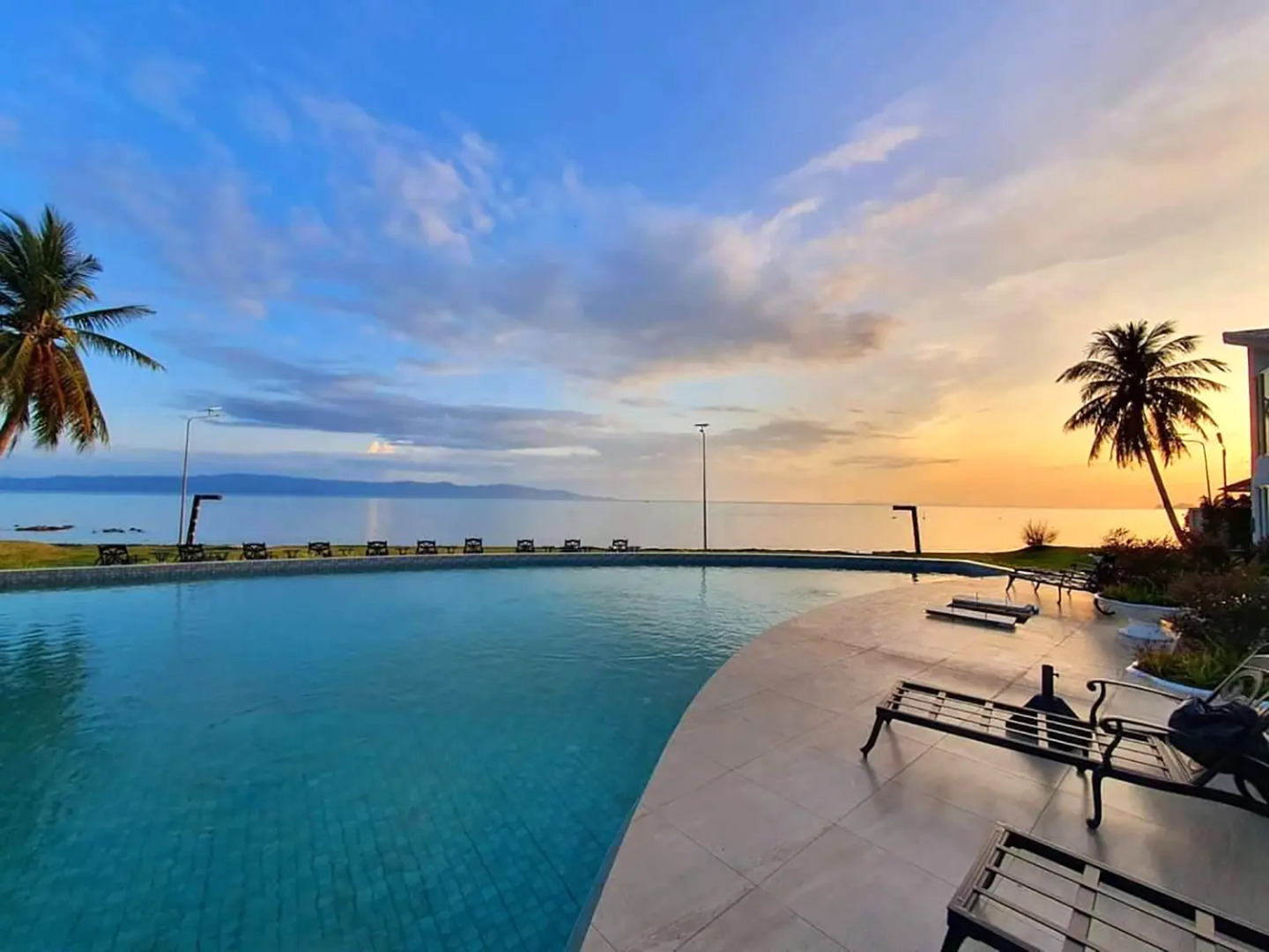 Отель Vannee Golden Sands Resort