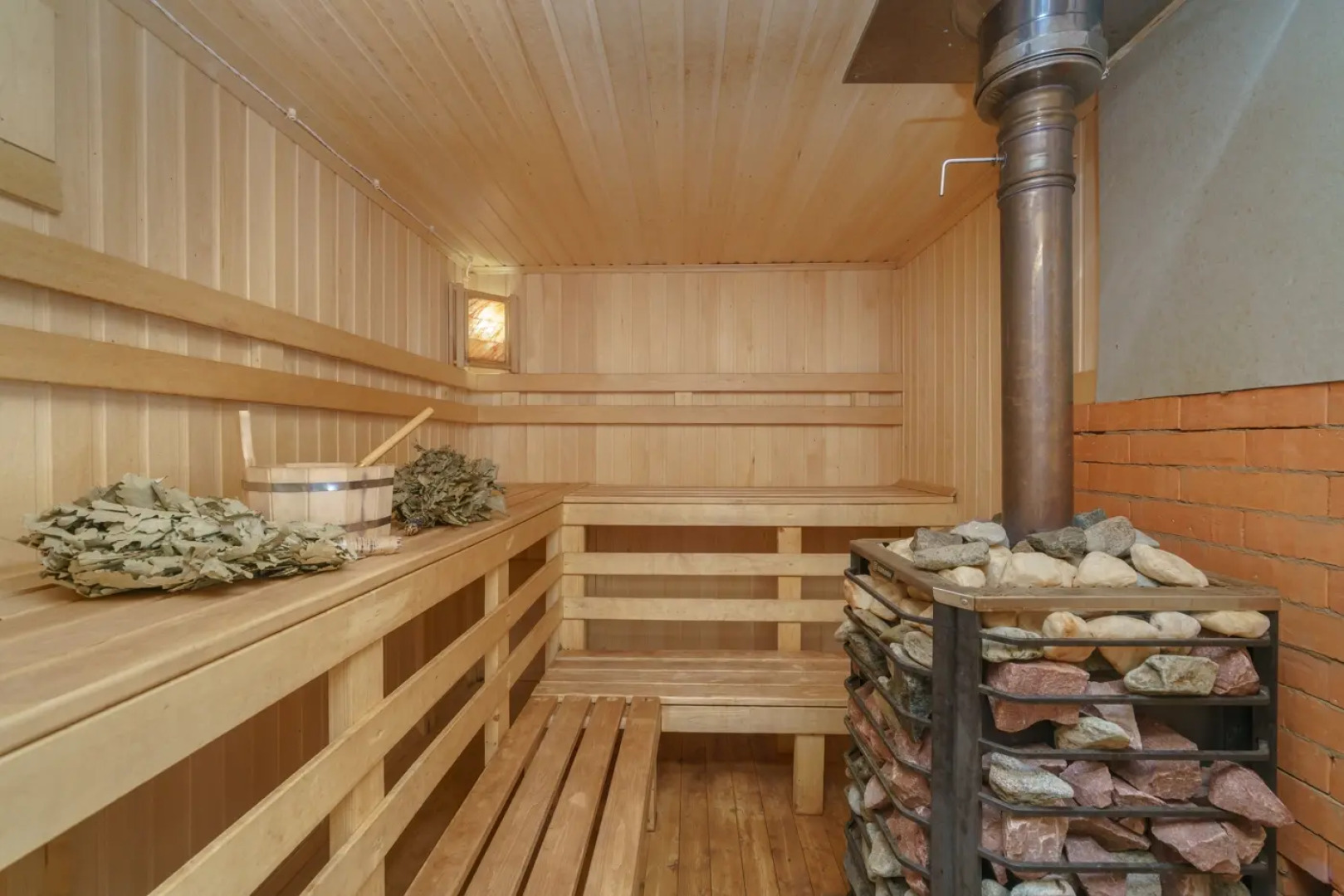 Частный дом Семейный афрейм с баней и бассейном у реки