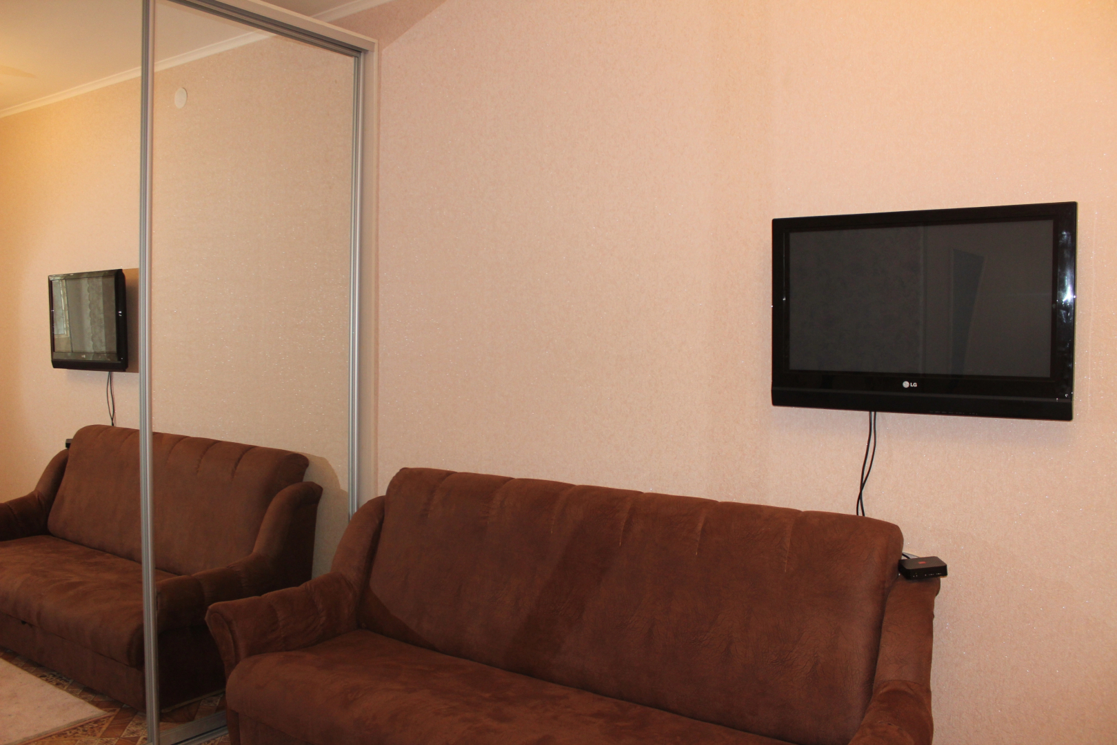 Жилые помещения Na Adoratskogo, 1A