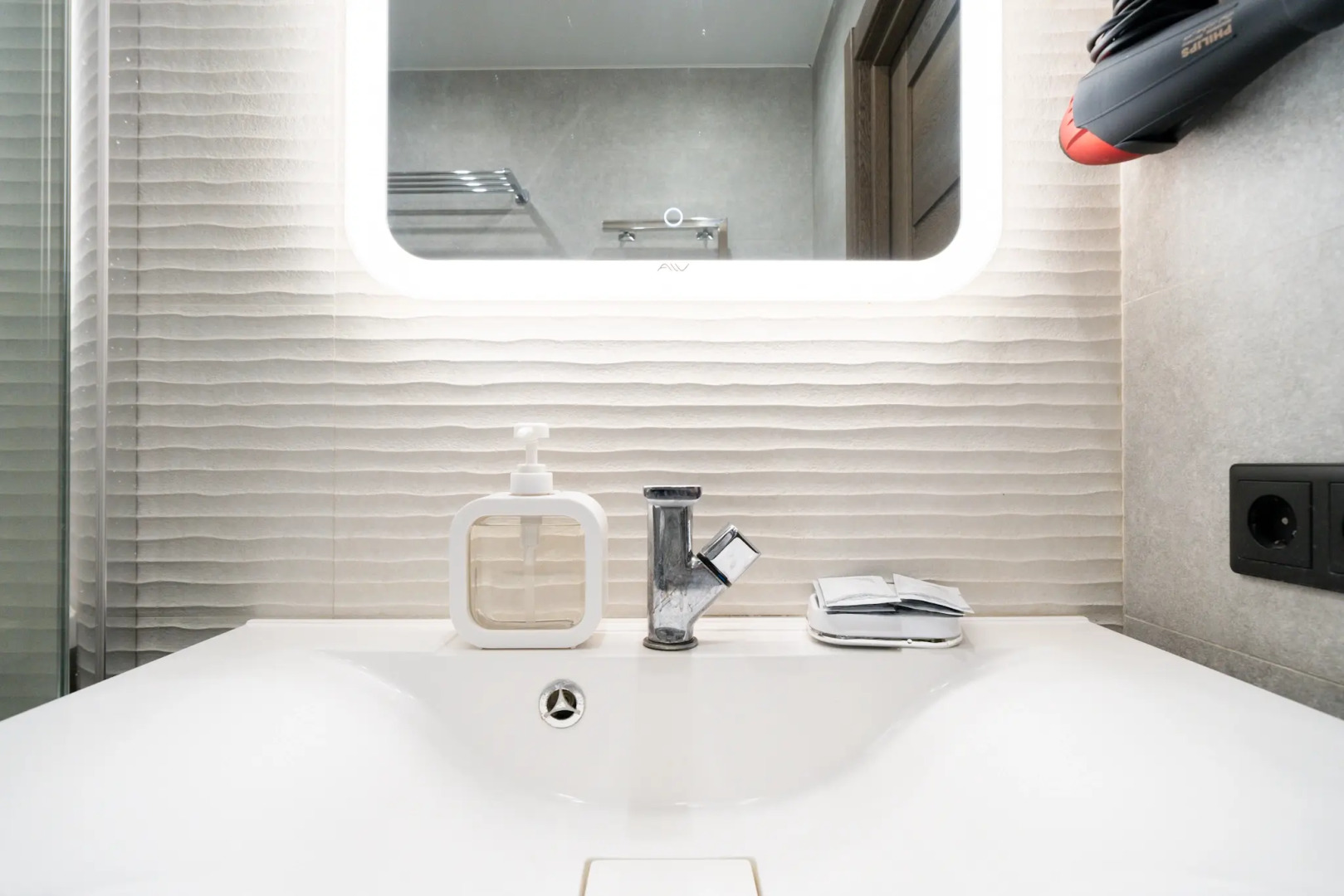 Квартира Стильная двухкомнатная квартира Natali apart на метро Пражская