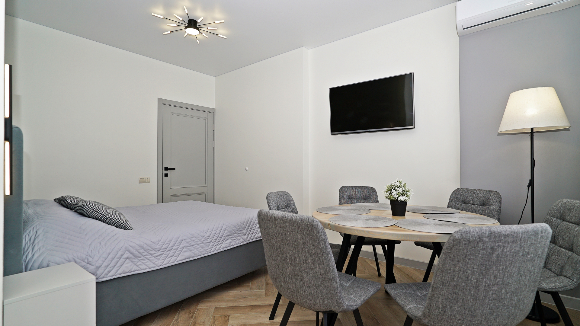 Квартира у Ривьеры с видом на колесо обозрения