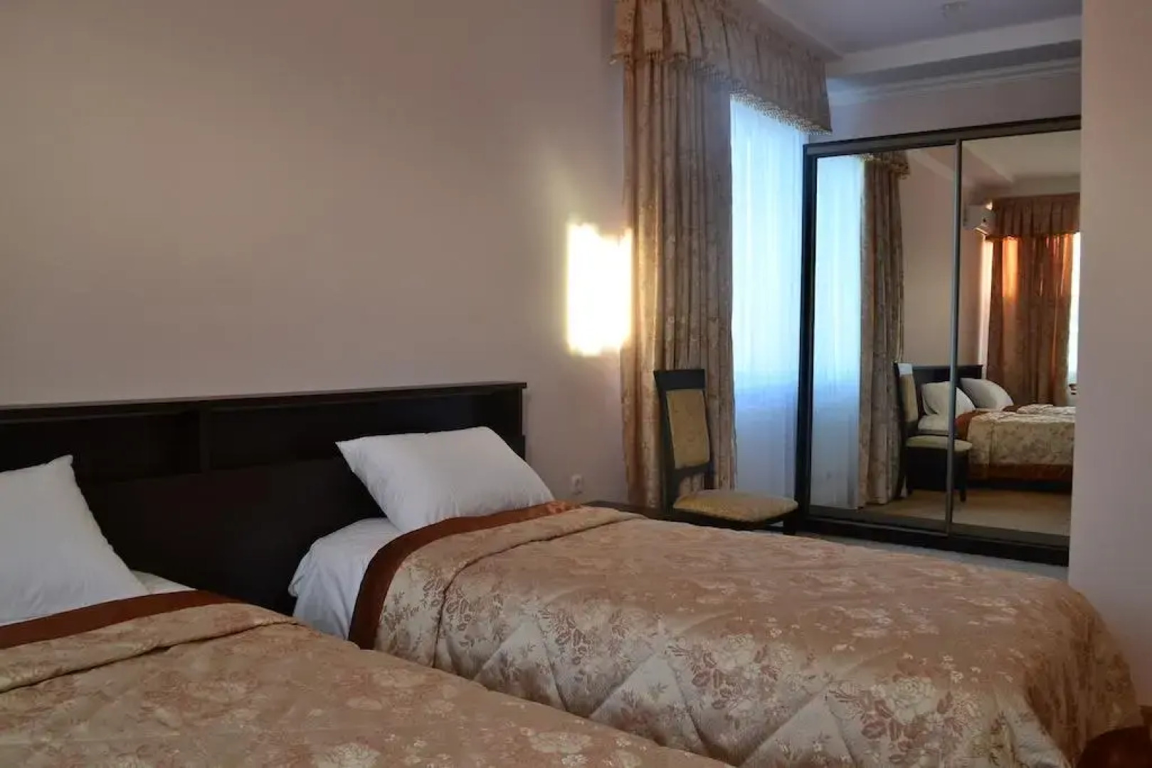 Отель Версаль