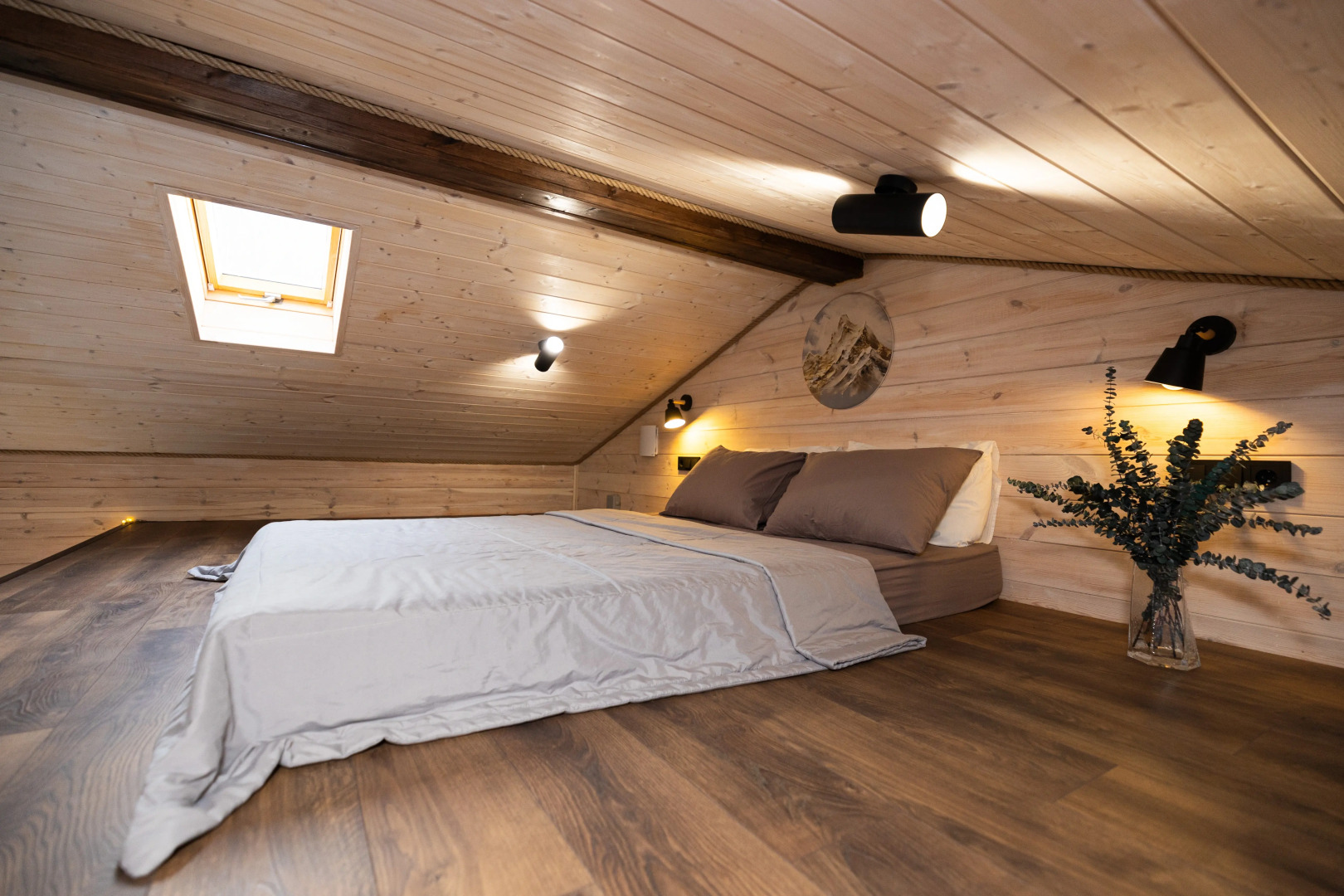 Частный дом Домик в лесу