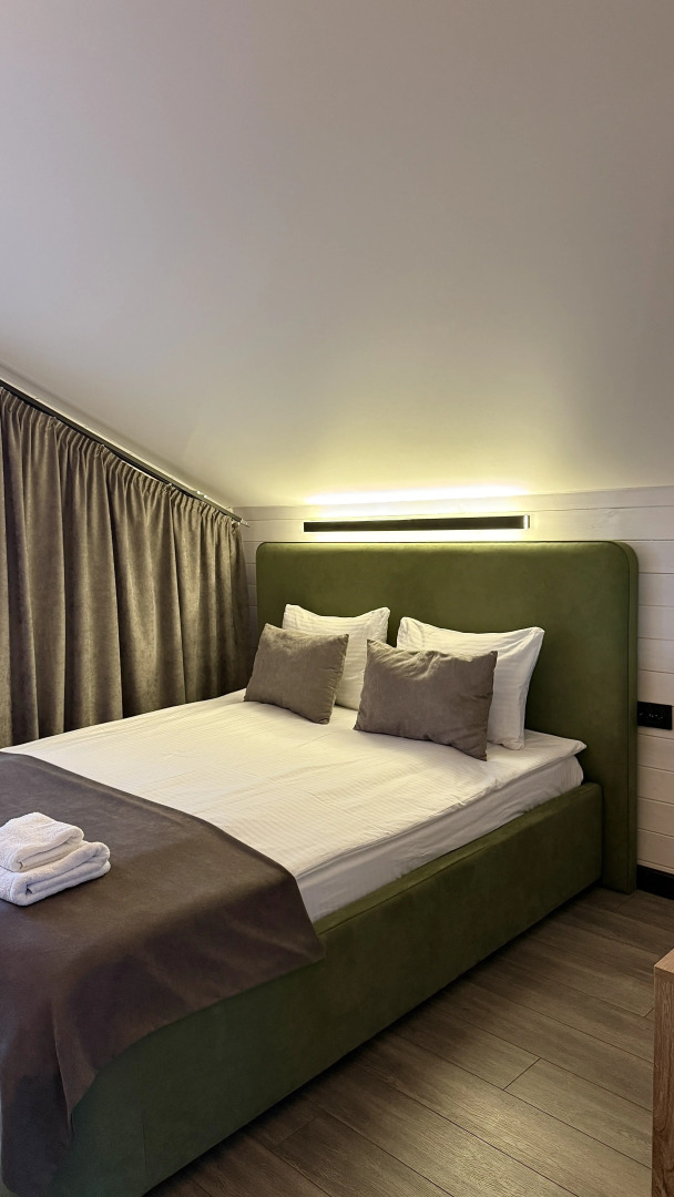 Частный дом с бассейном и баней