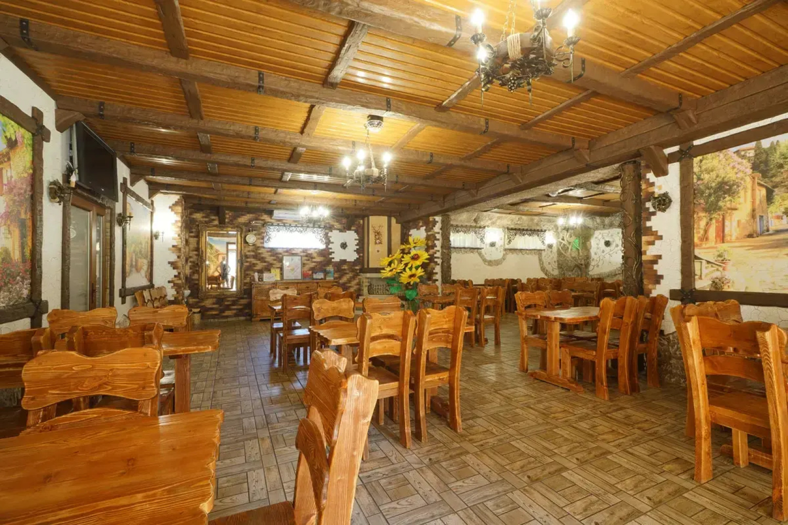 Отель Роман