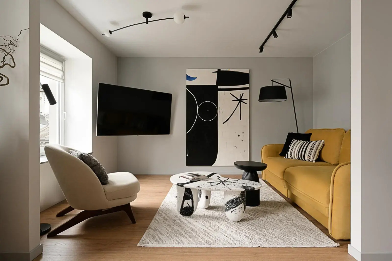 Апартаменты Moca 120 кв.м в Тихом Сквере на Невском Проспекте с Видом на Церковь св. Екатерины