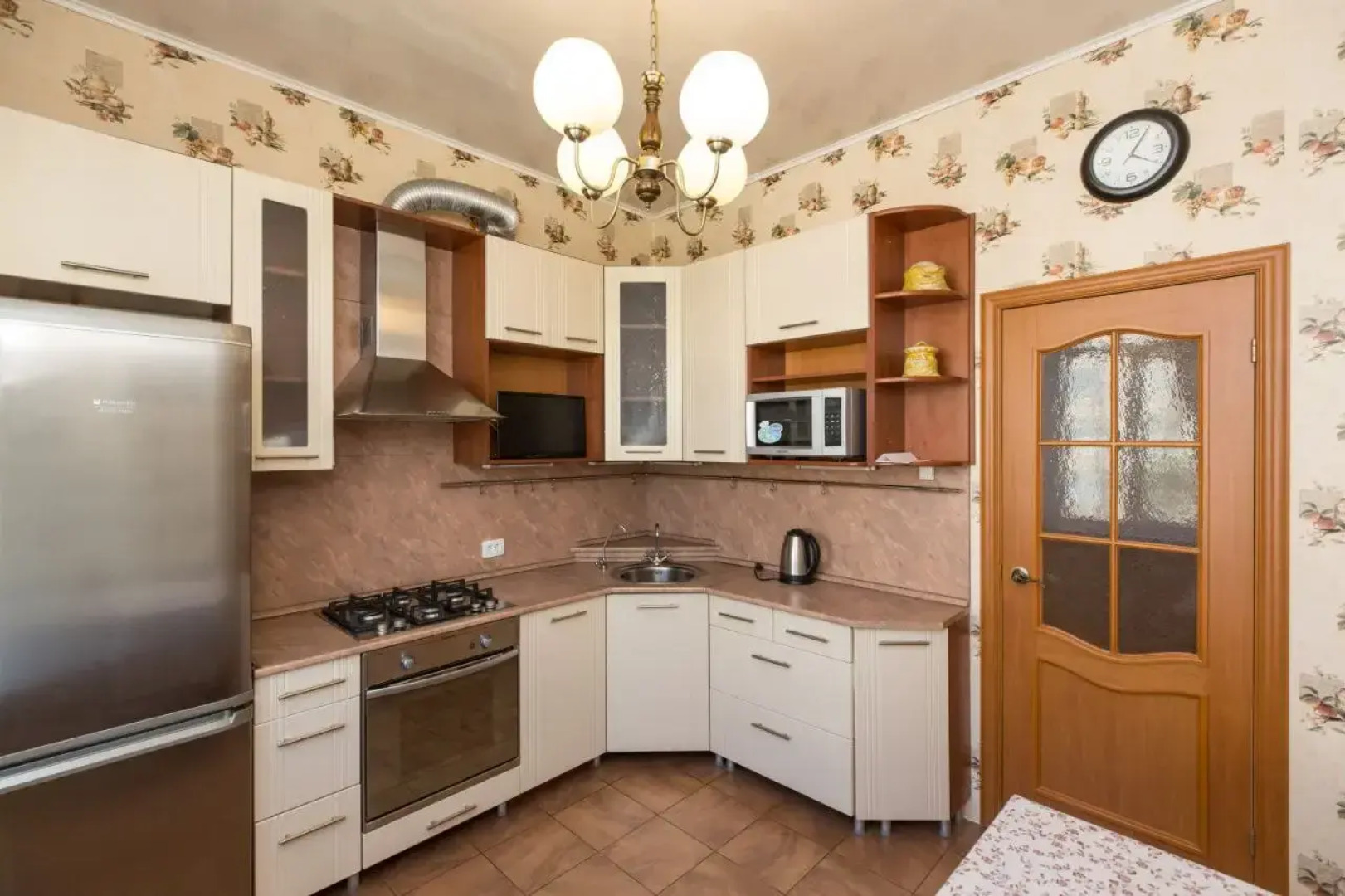 Квартира Типанова 16