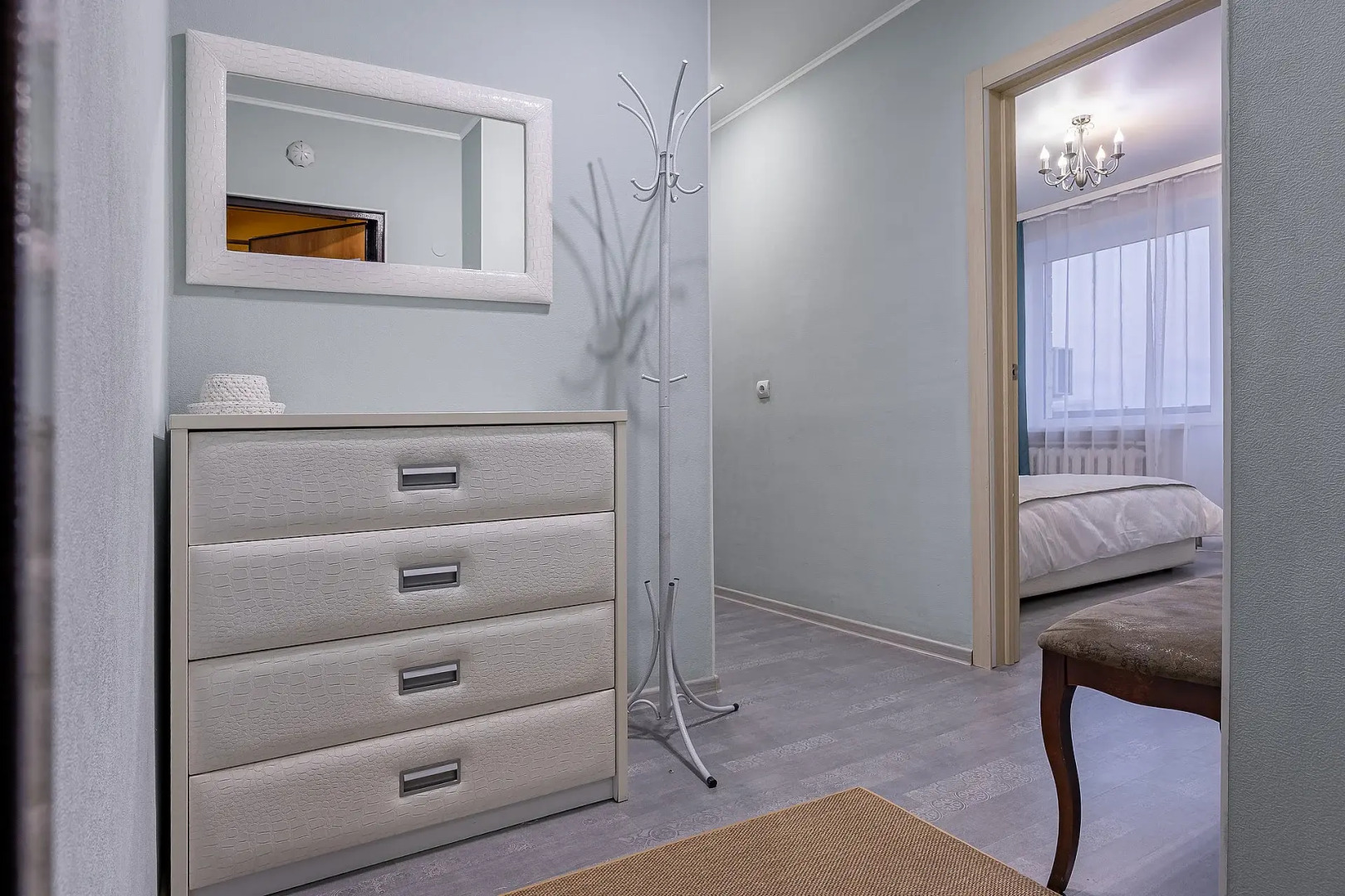 Апартаменты двухкомнатные в самом центре на Большой Покровской 73, Сова-Дом