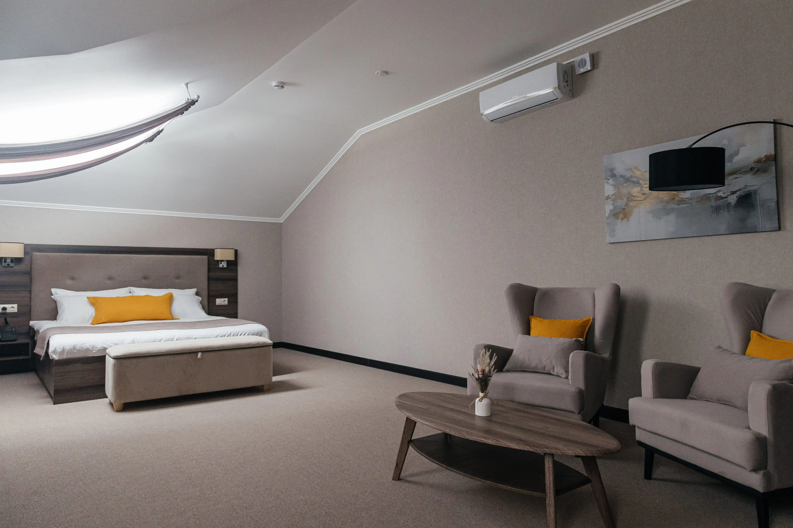 Отель Alex Royal