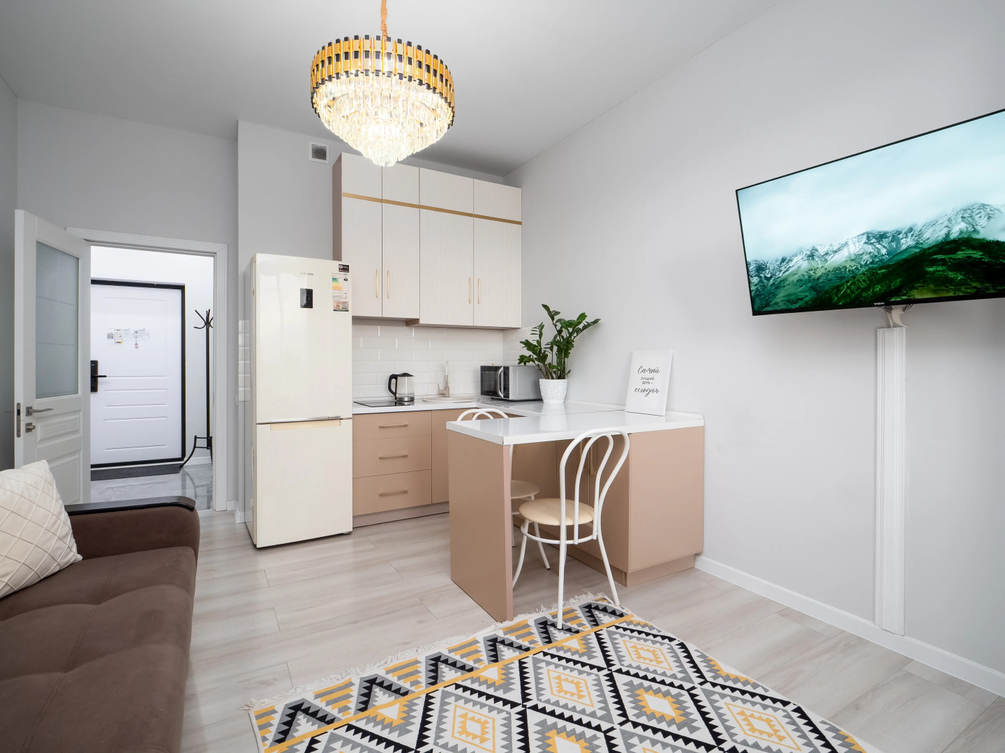 Квартира Евродвушка с потрясающим видом на горы