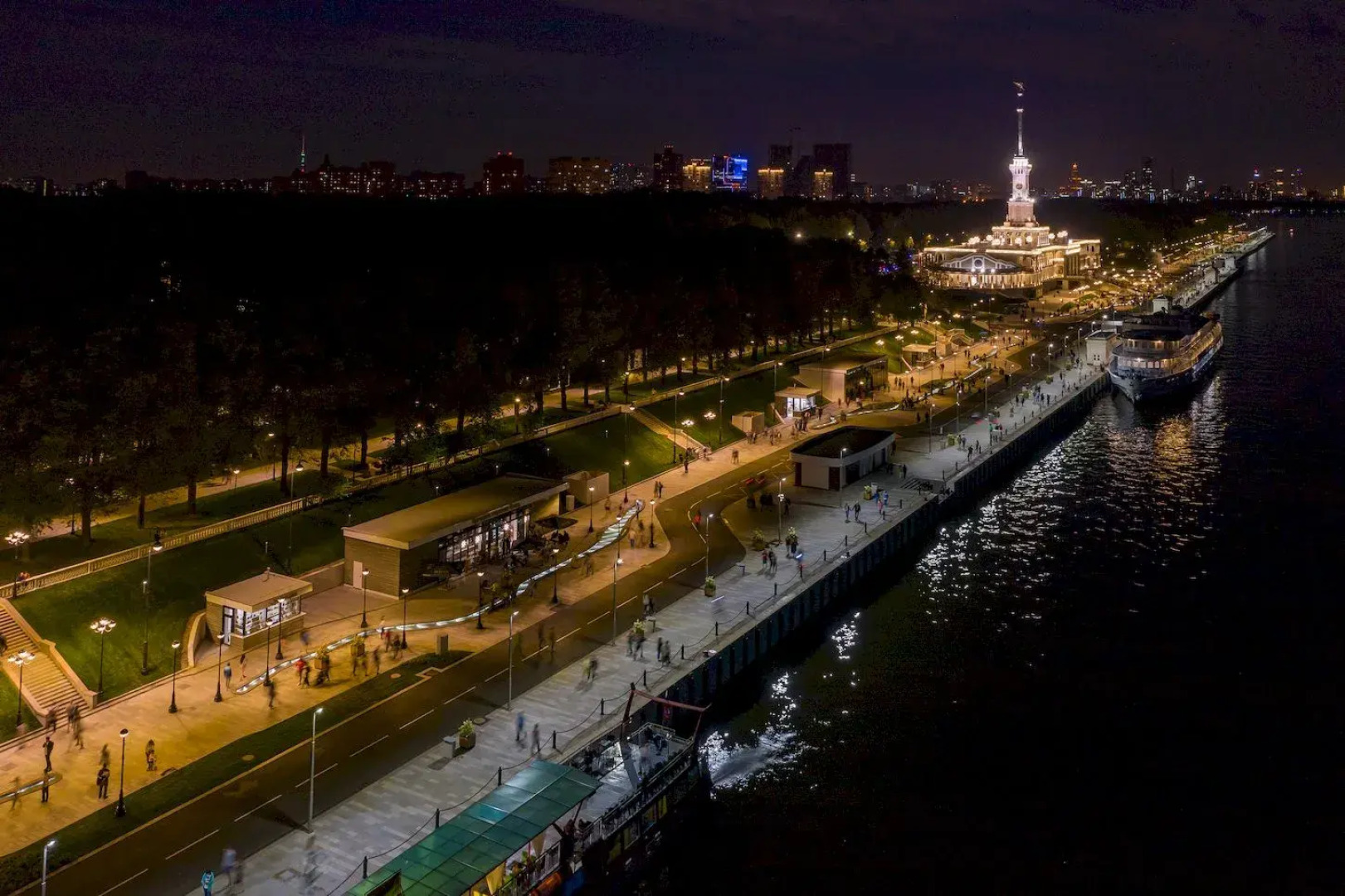 Апартаменты Причал 45 с  Видом в Парк