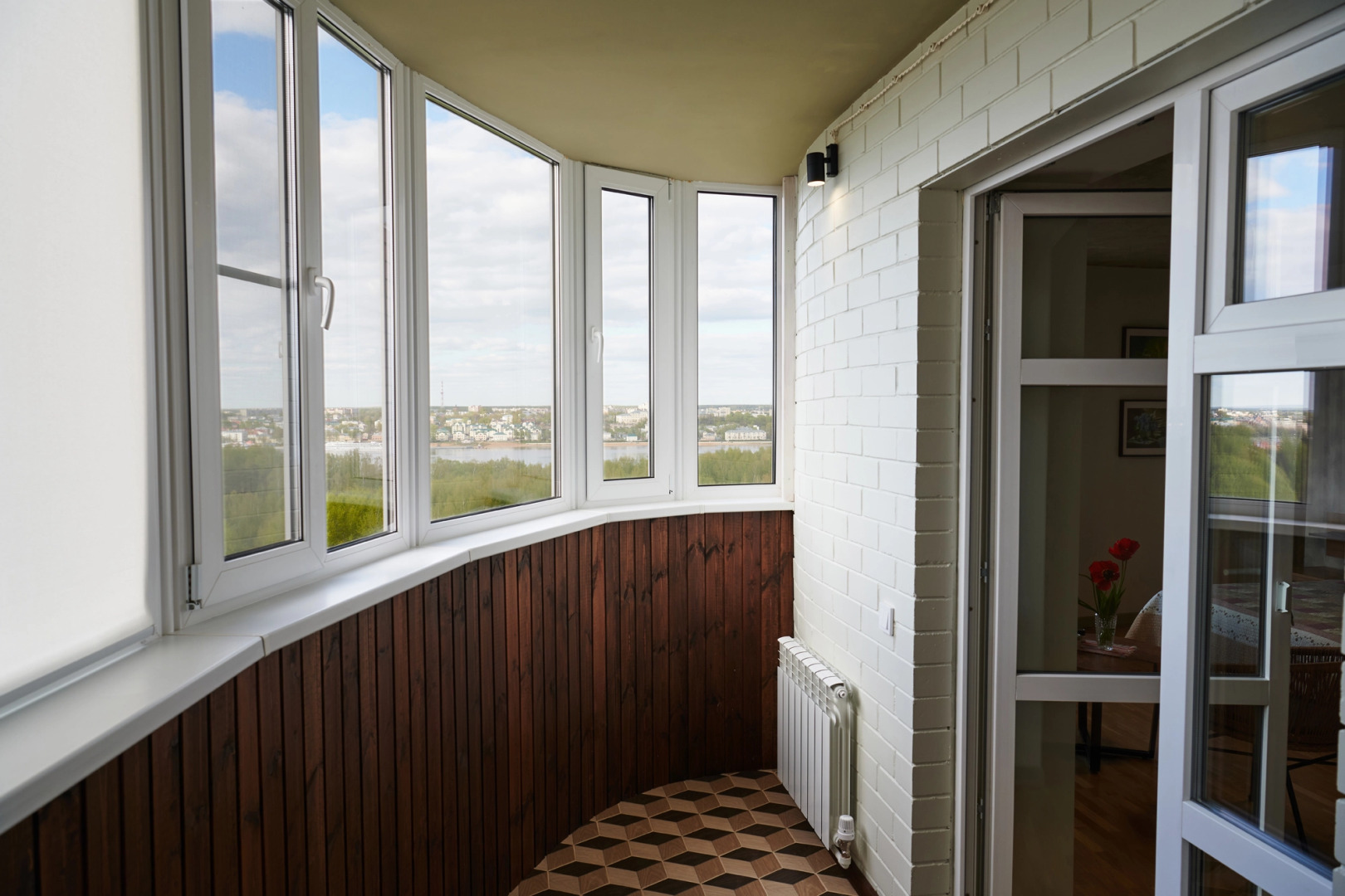 Квартира с Видом на Историческую Часть Костромы и Волгу