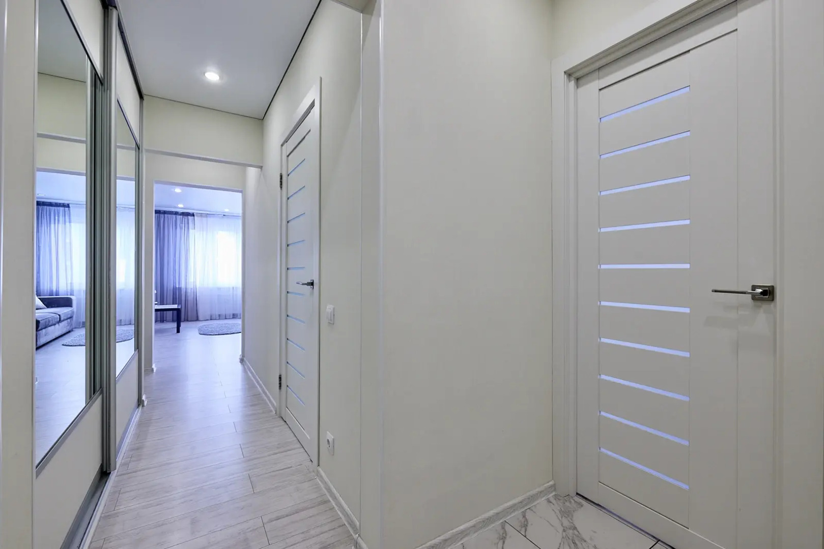 Апартаменты 2-х комнатные около Меги