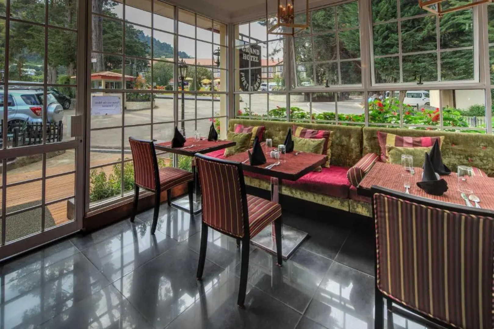 Отель Grand Hotel Nuwara Eliya