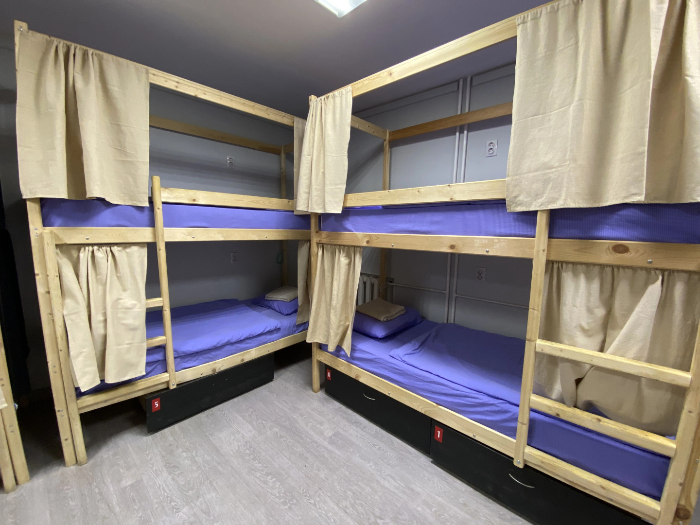 Хостел Град