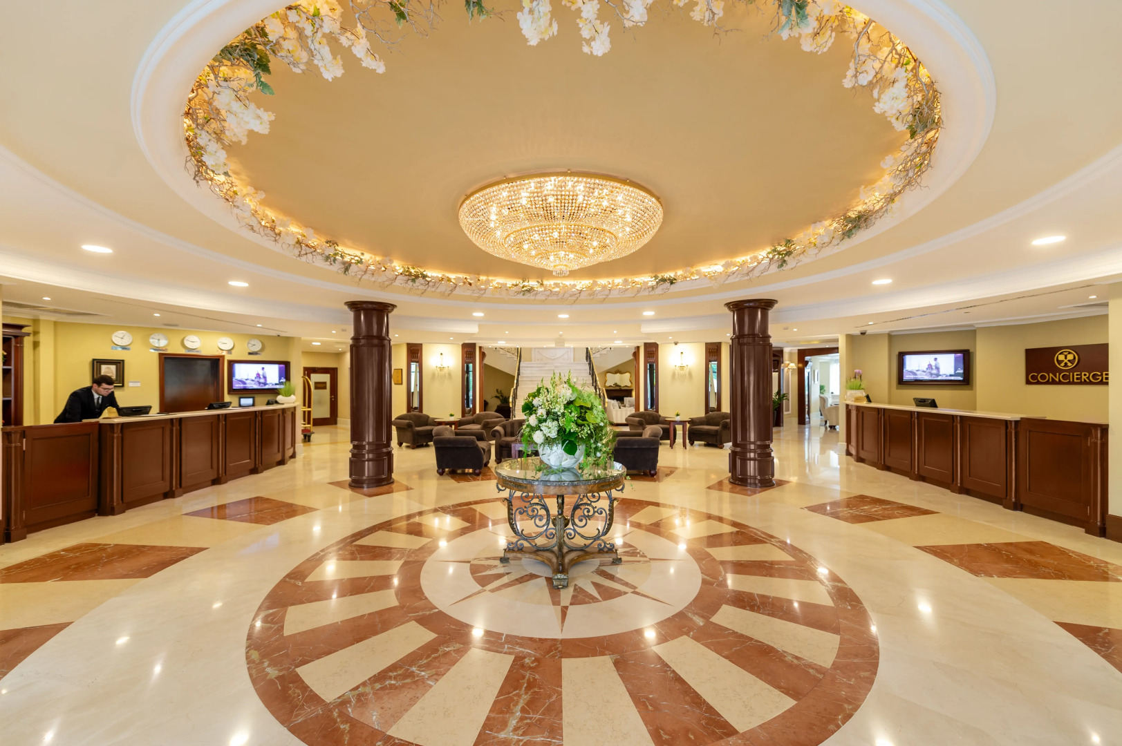 Отель M’Istra’L Hotel & SPA