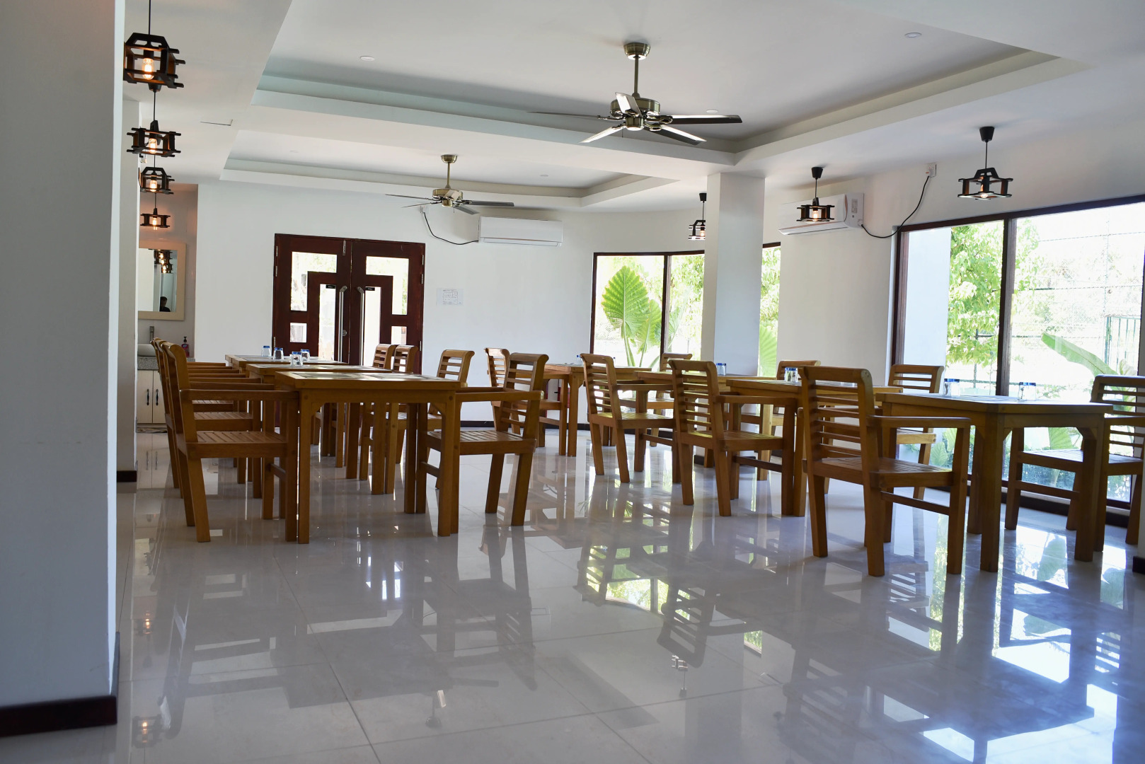 Отель Grand Beach Dhigurah