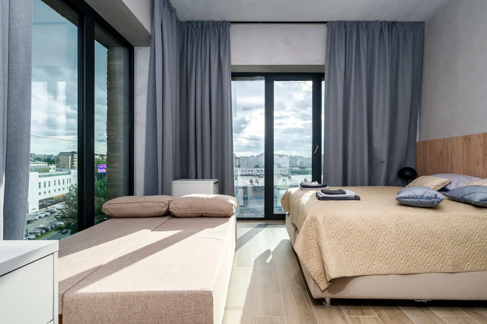 Апартаменты с большими окнами