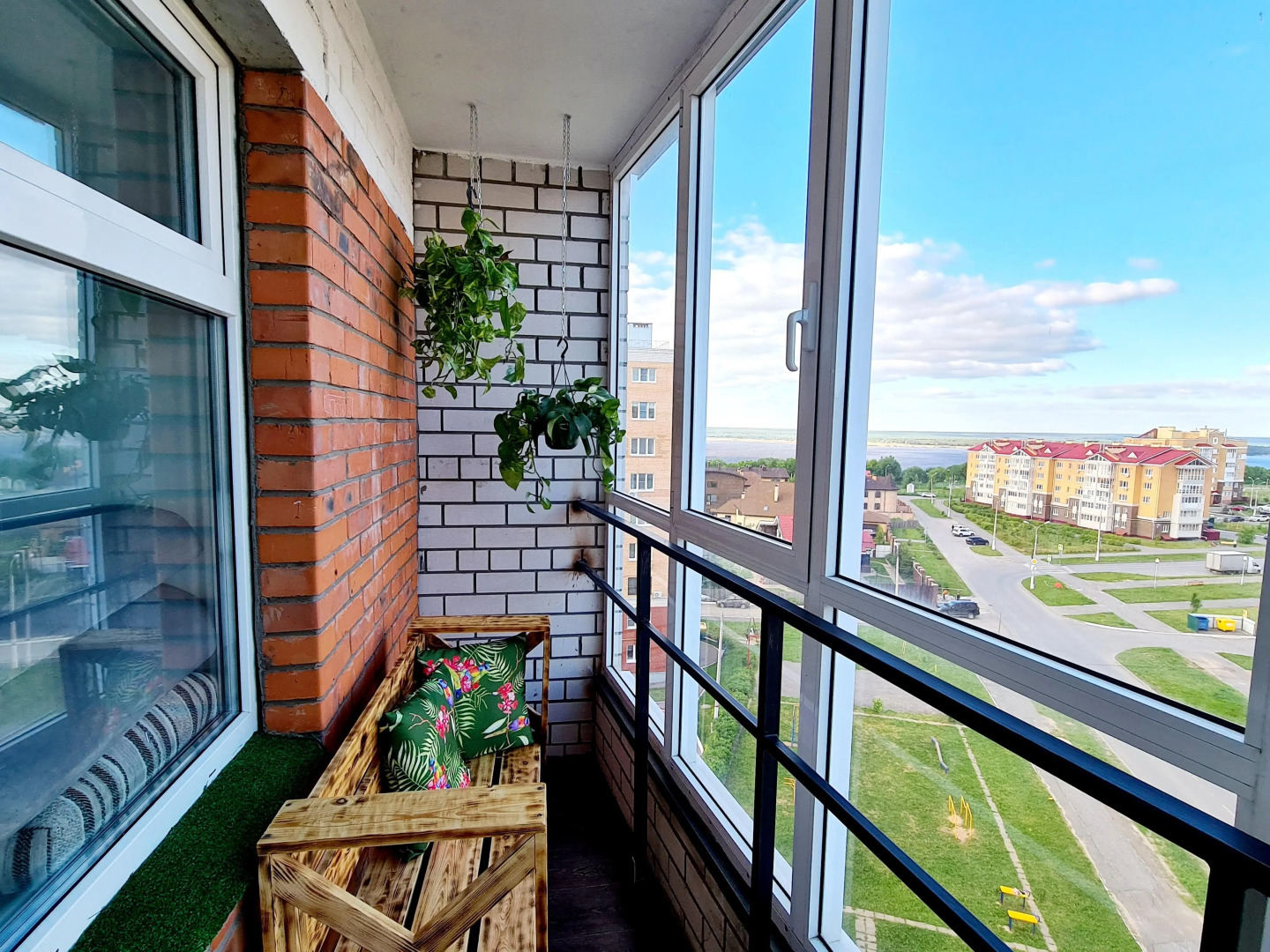 Квартира в престижном мкр. на П.Ермолаева 4 с видом на Волгу от RentAp, 4 сп.места