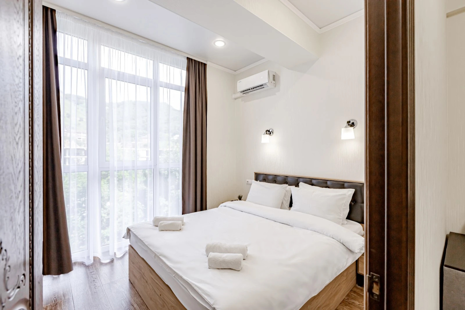 Апартаменты Гортензия Ирины Савельевой в парке с видом на горы