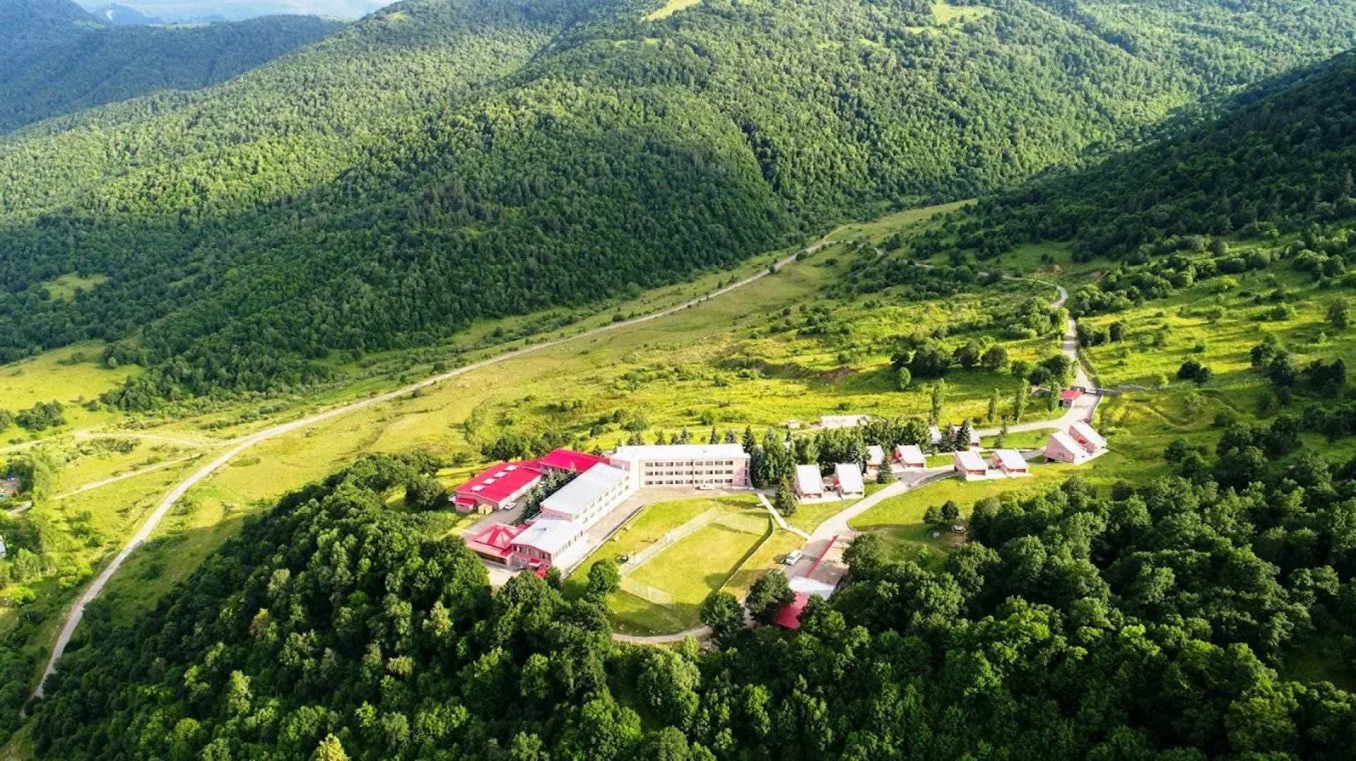 Курортный отель Ani