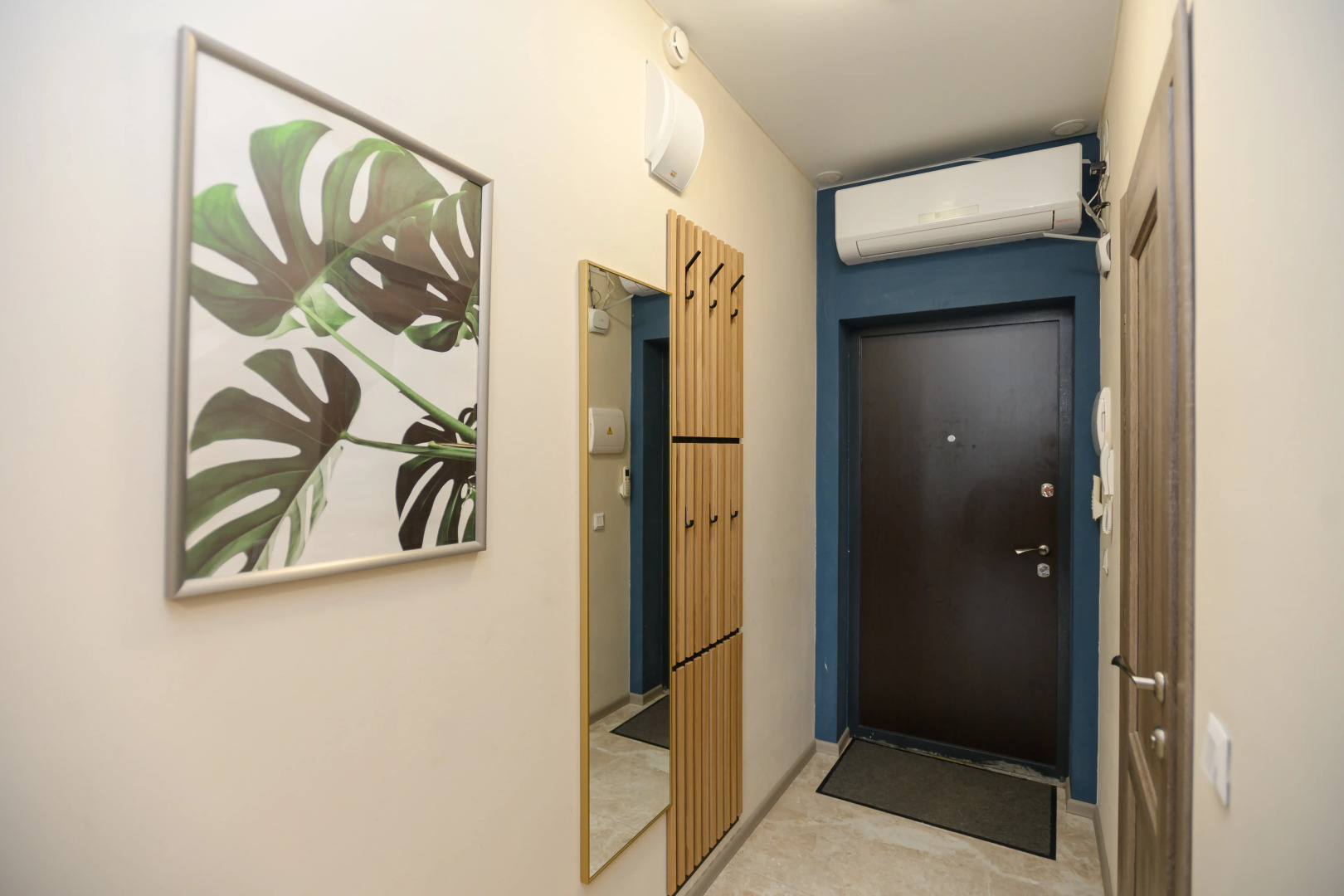 Апартаменты ApartHause с кофемашиной  рабочим местом и стильным дизайном