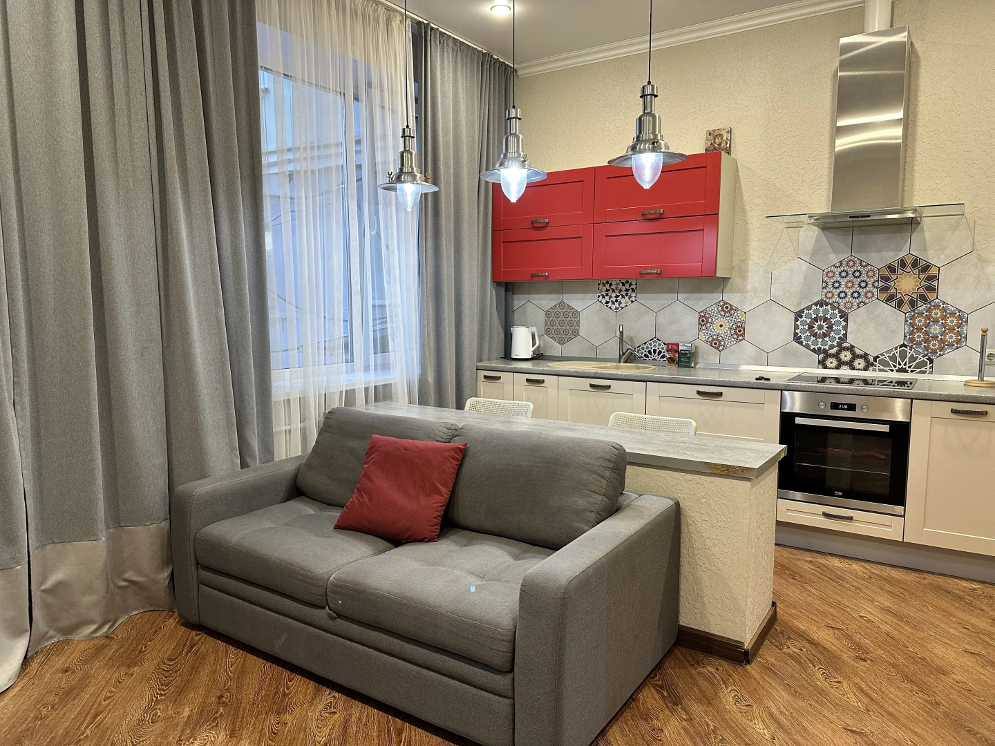 Апартаменты в Сталинском доме в центре