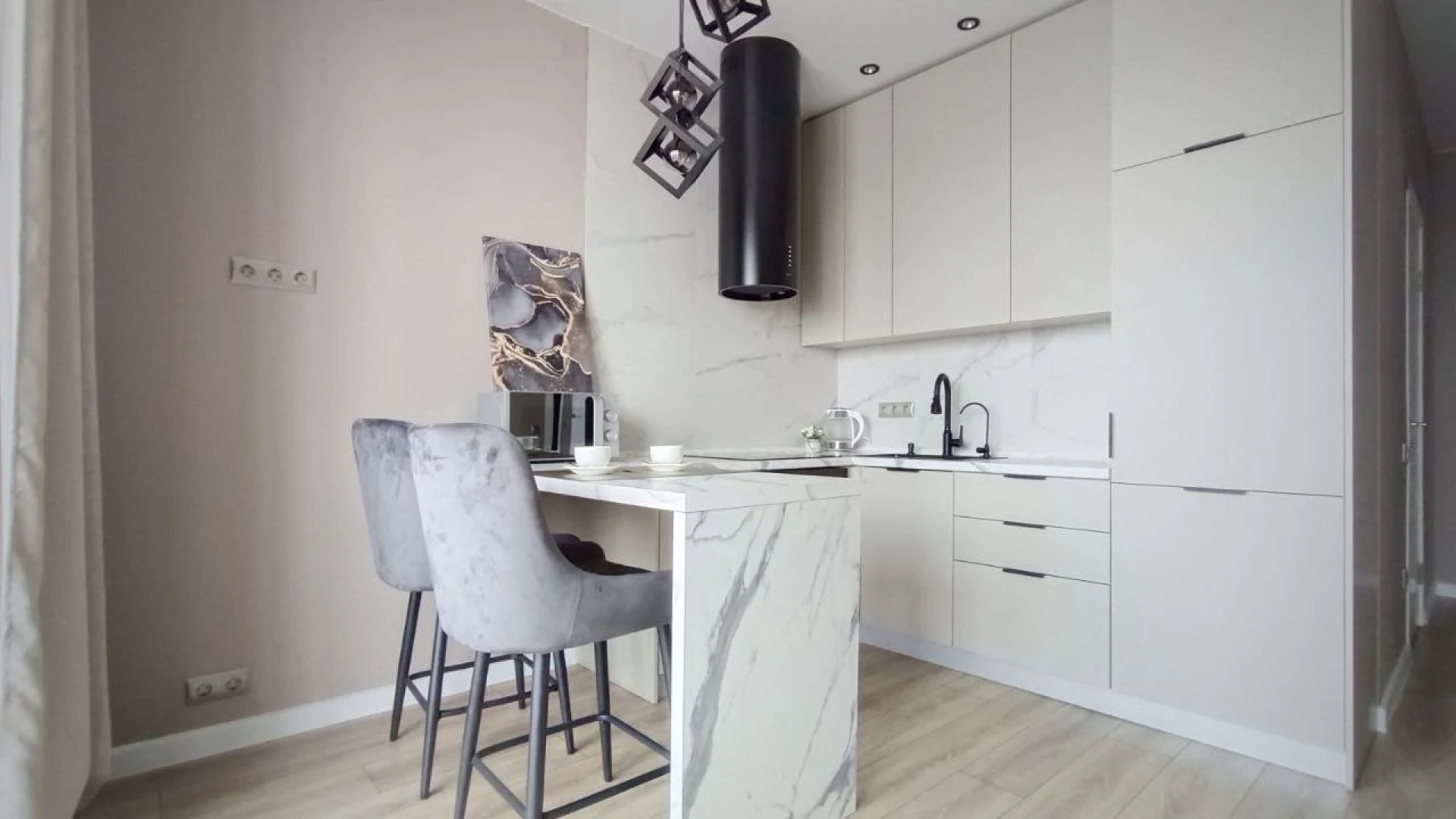 Квартира дизайнерская Renta27 в ЖК Riverdаy