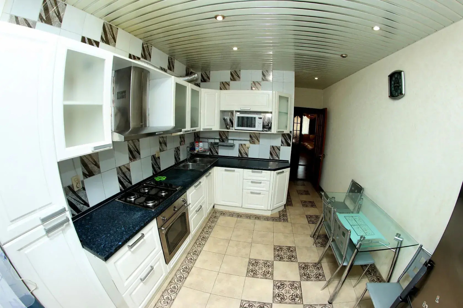 Апартаменты Right Room трехкомнатные на улице Баррикад 8