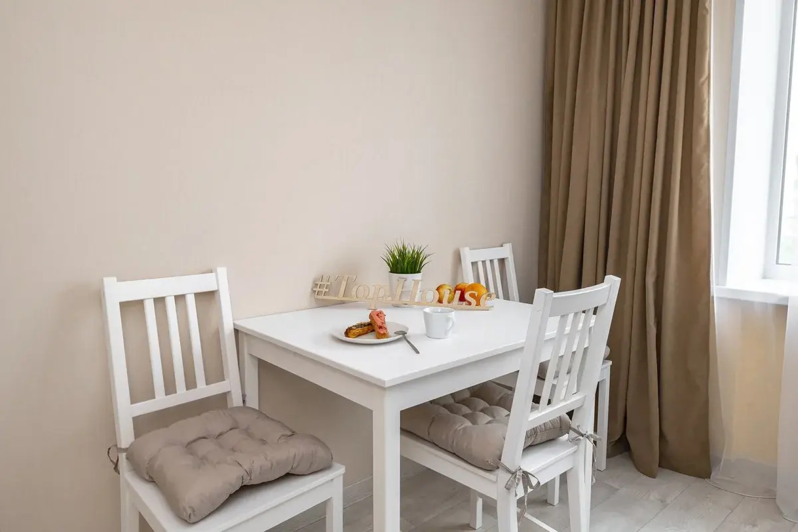 Апартаменты TopHouse на Красного Знамени 91 двухкомнатные