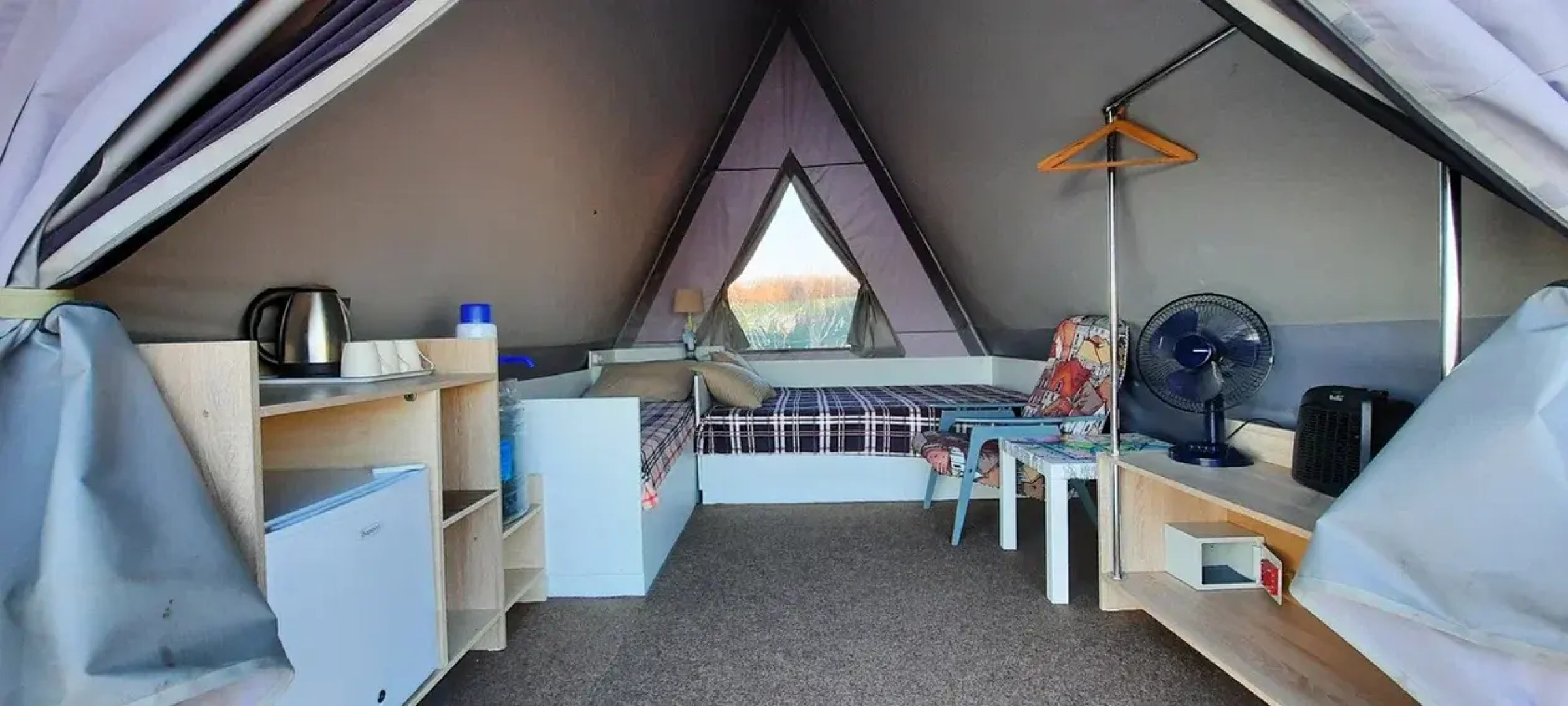 Глэмпинг В поле