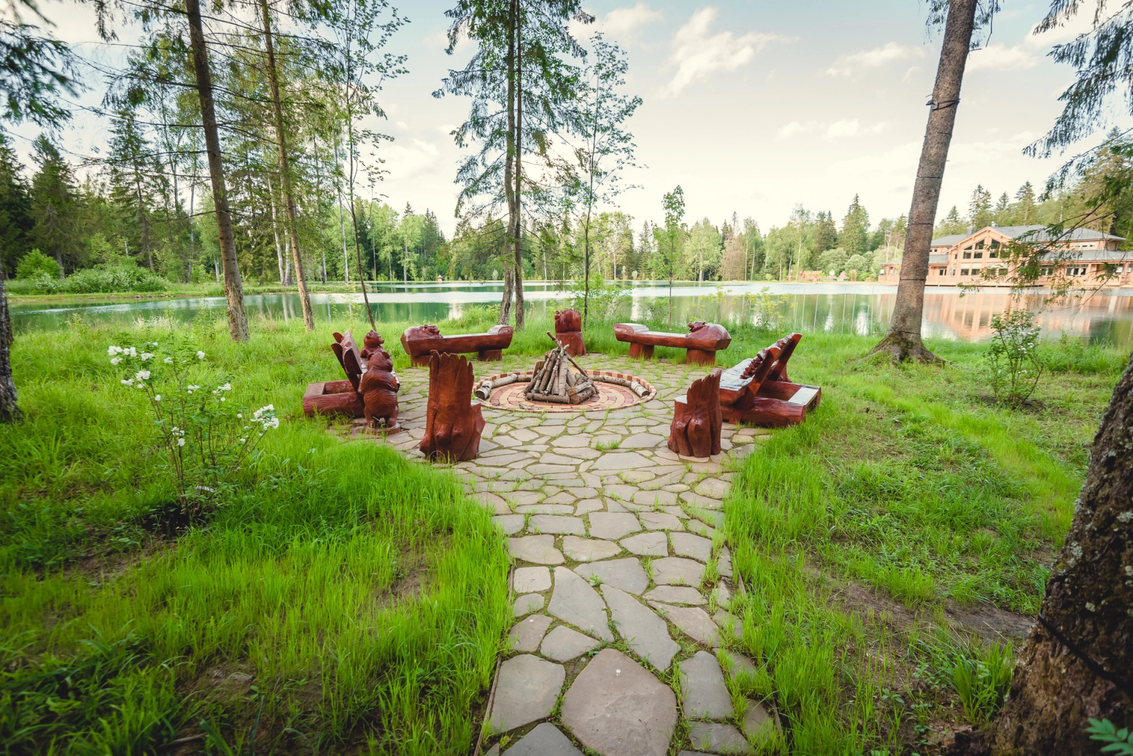 Cosmos Collection Izumrudny Les Hotel