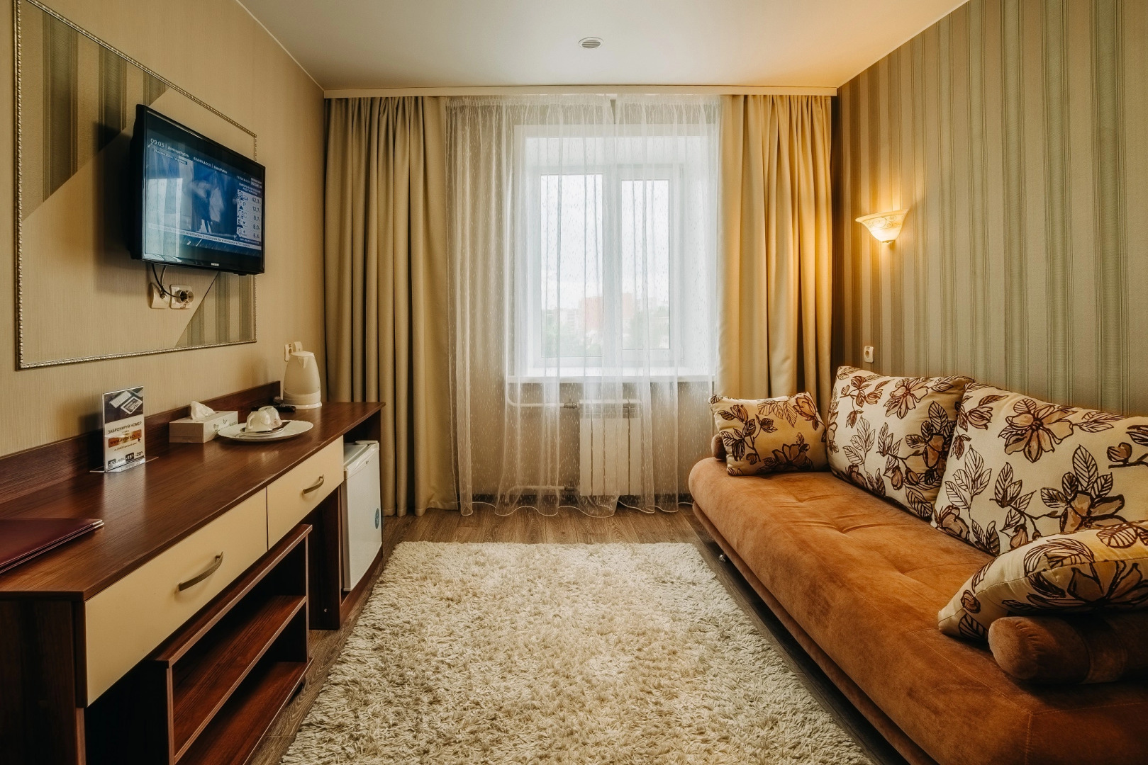 Отель Аврора