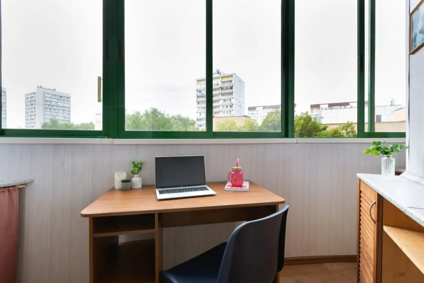 Апартаменты 2 комнатные с балконом в центре города, рядом Парк Победы