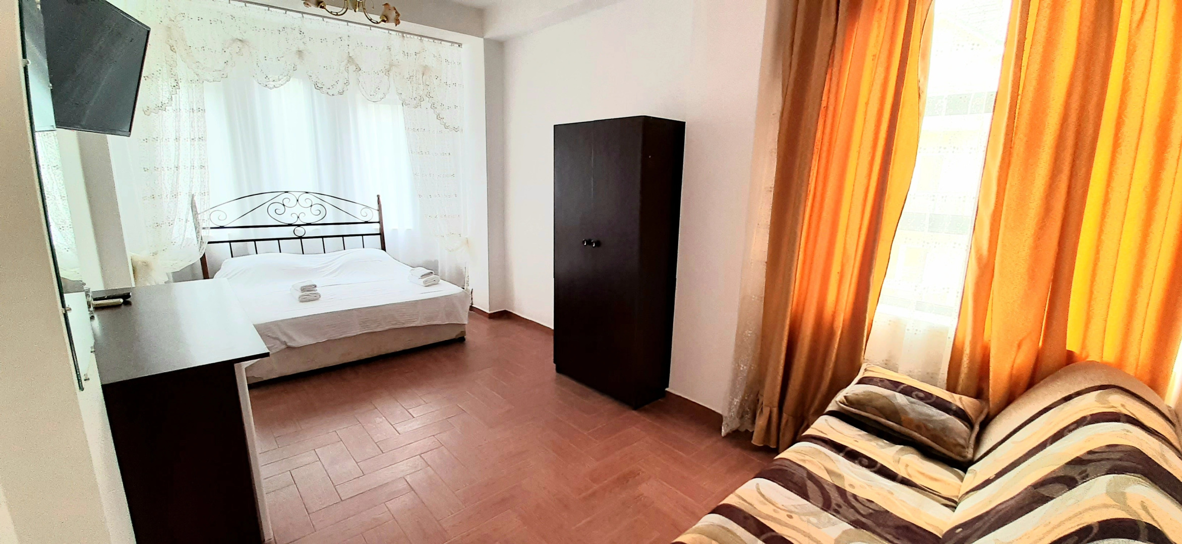 Курортный отель Корона