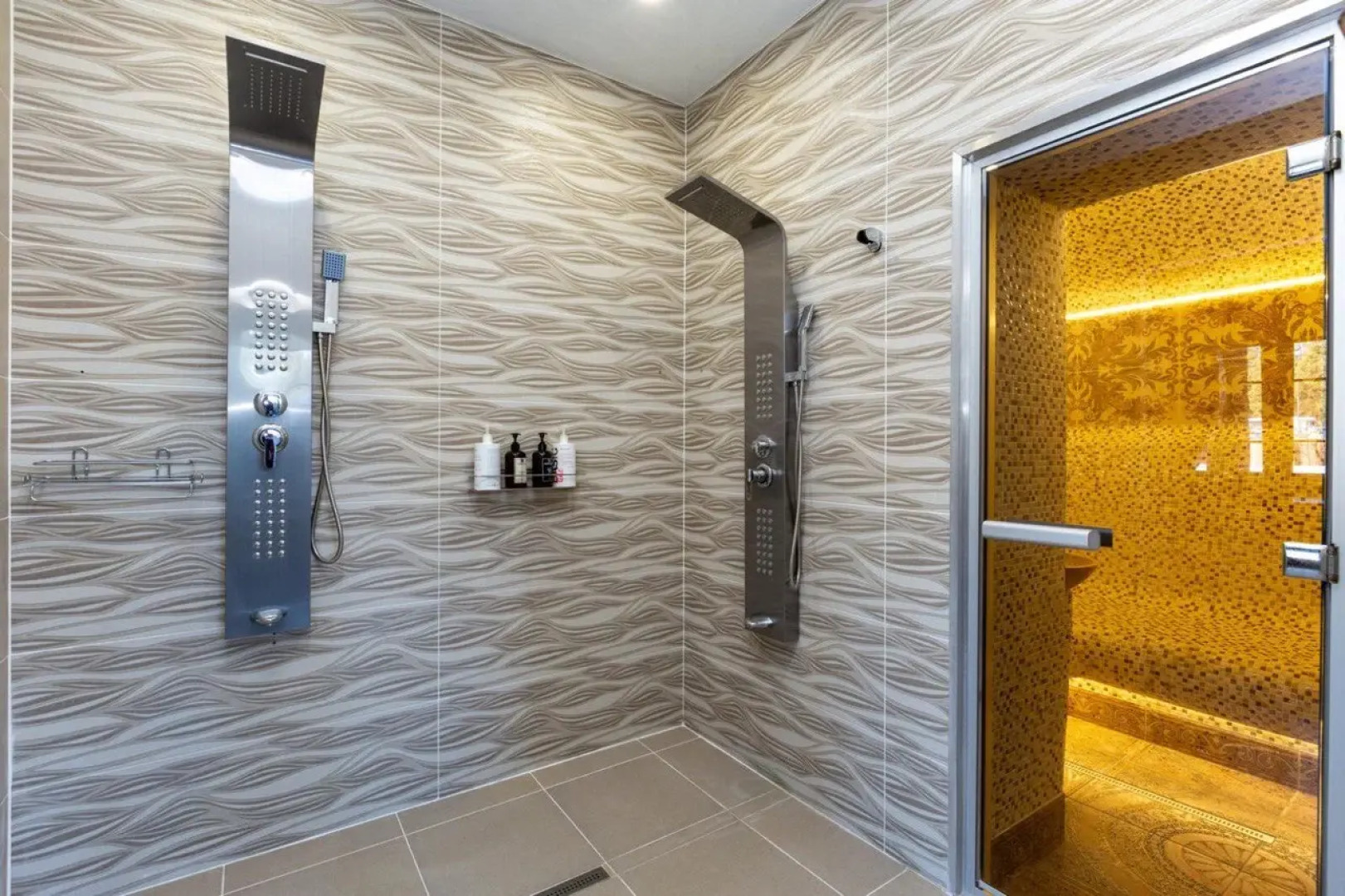 Частный Дом Избушка в Соснах с Бассейном и Хамамом