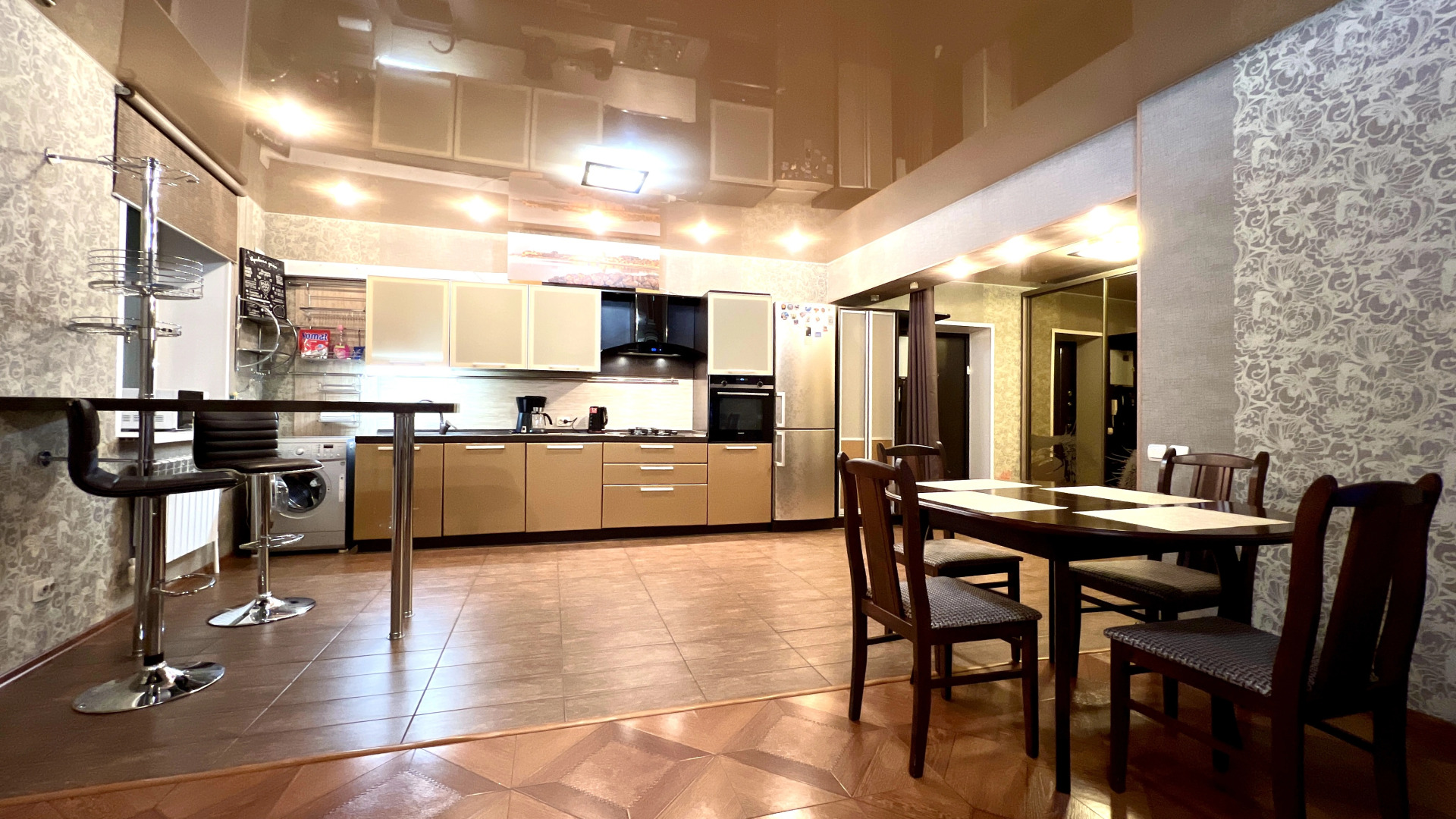 Квартира 3-комнатная Видовая Yarapartments на Набережной