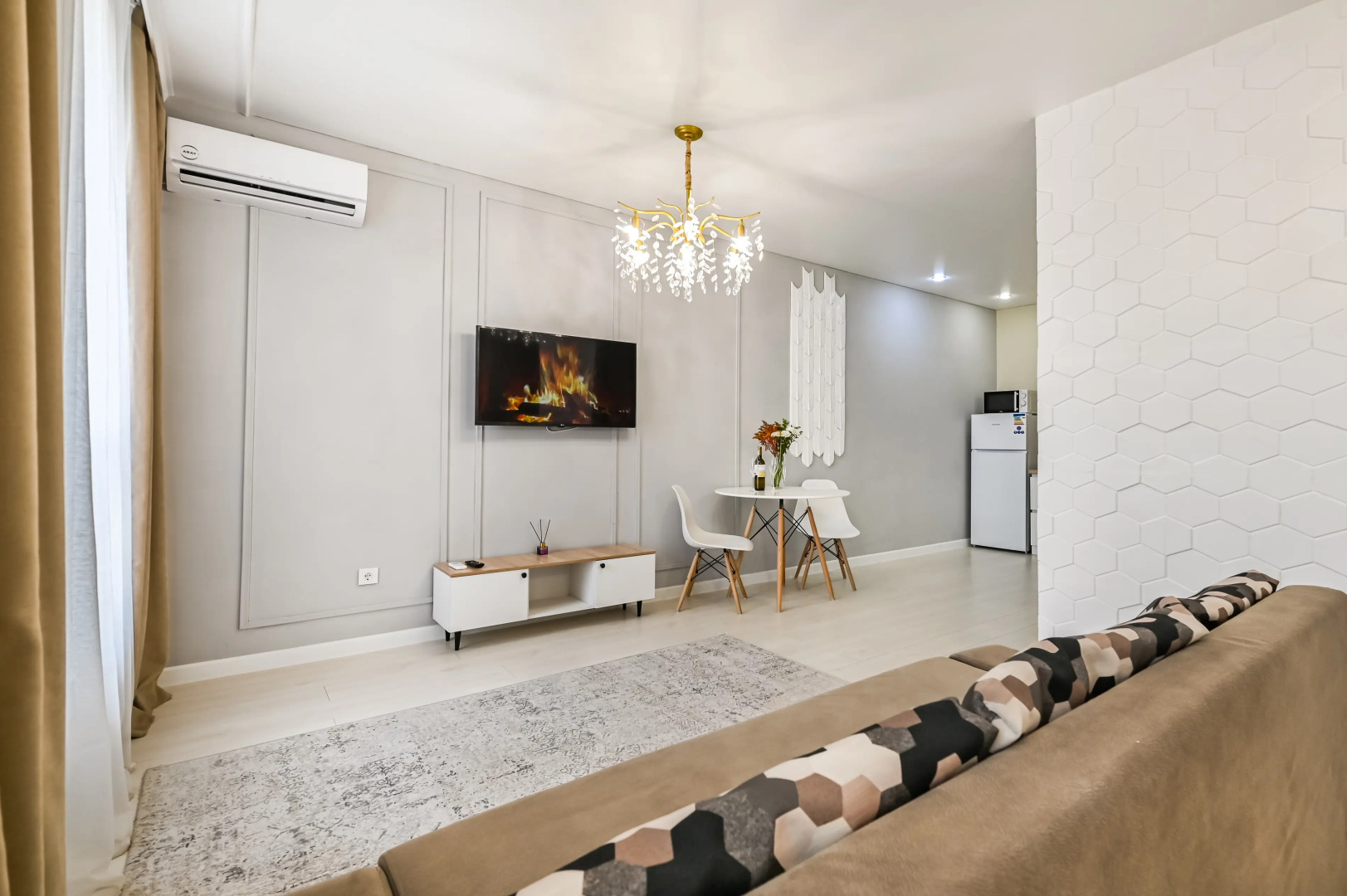 Апартаменты Однокомнатная возле Триумфальной Арки Мангилик Ел