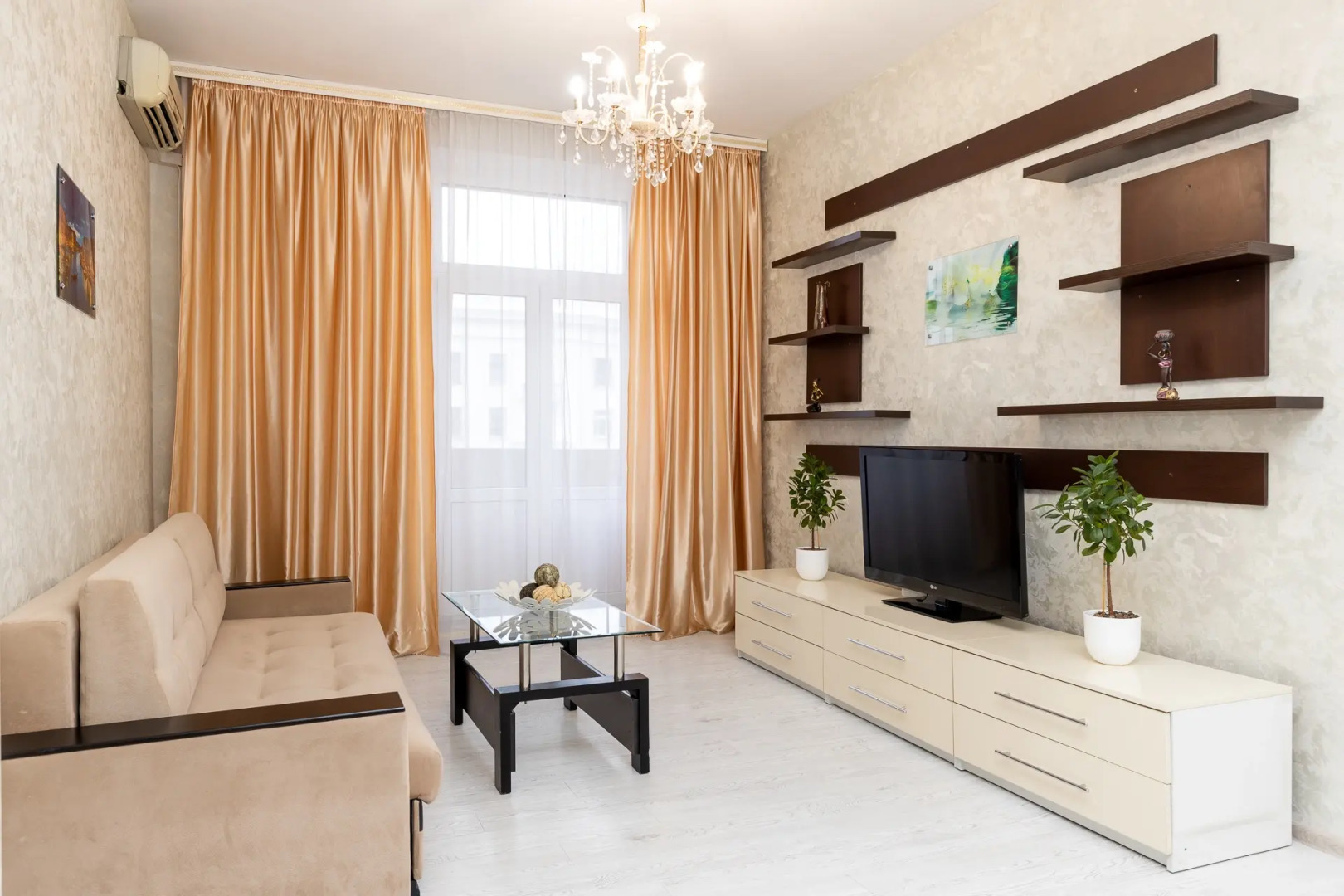 Апартаменты на площади Победы