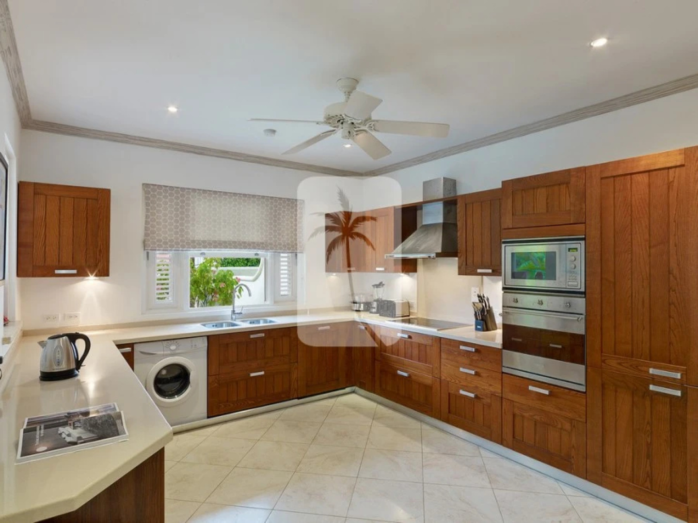 Вилла One Battaleys Mews