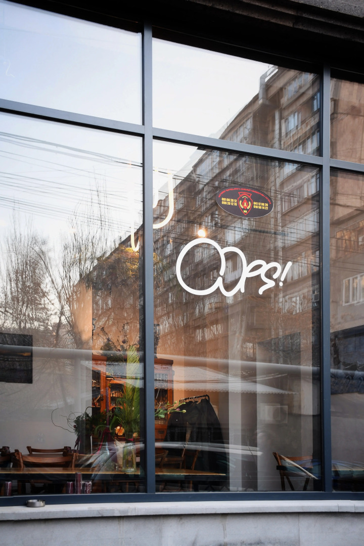 Апартаменты Stylish Gem Steps to Republic Square