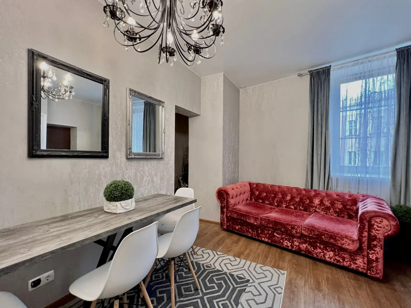 Апартаменты Карла Маркса 19