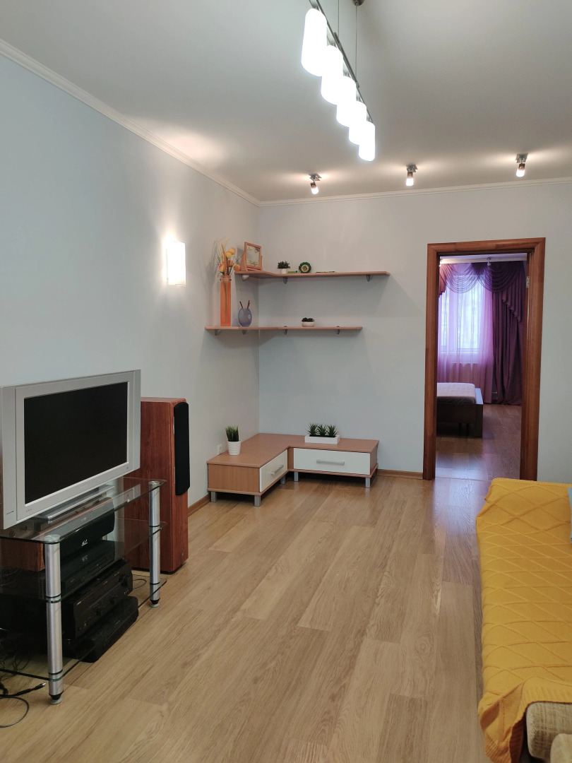 Квартира на Бикбая 23/2. Просторные трёхкомнатные апартаменты на 6 гостей.